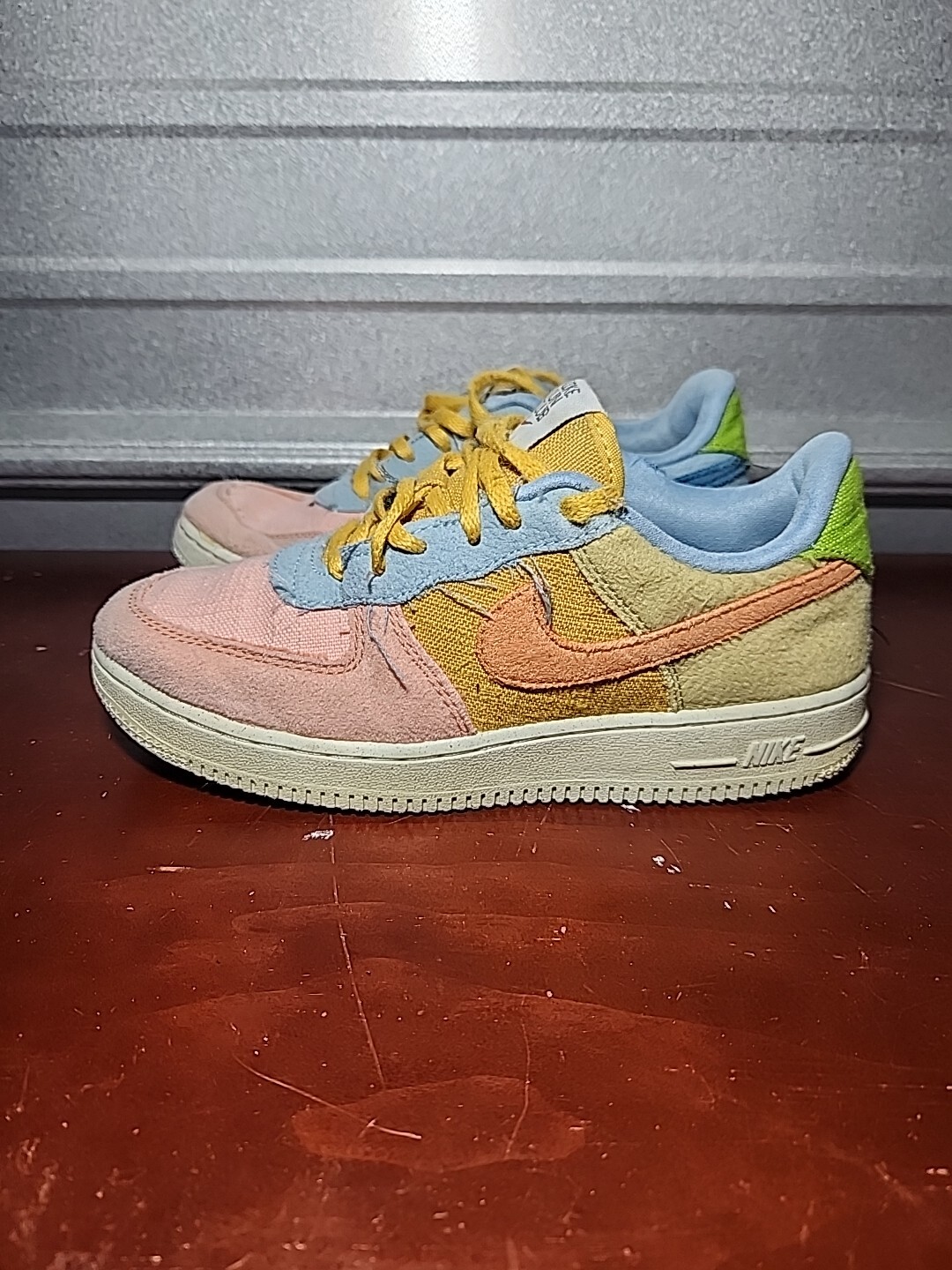 Nike Sz. 3Y Air Force 1 ’07 LV8 Sun Club Sneakers DM1008-700 Girls Check Picture