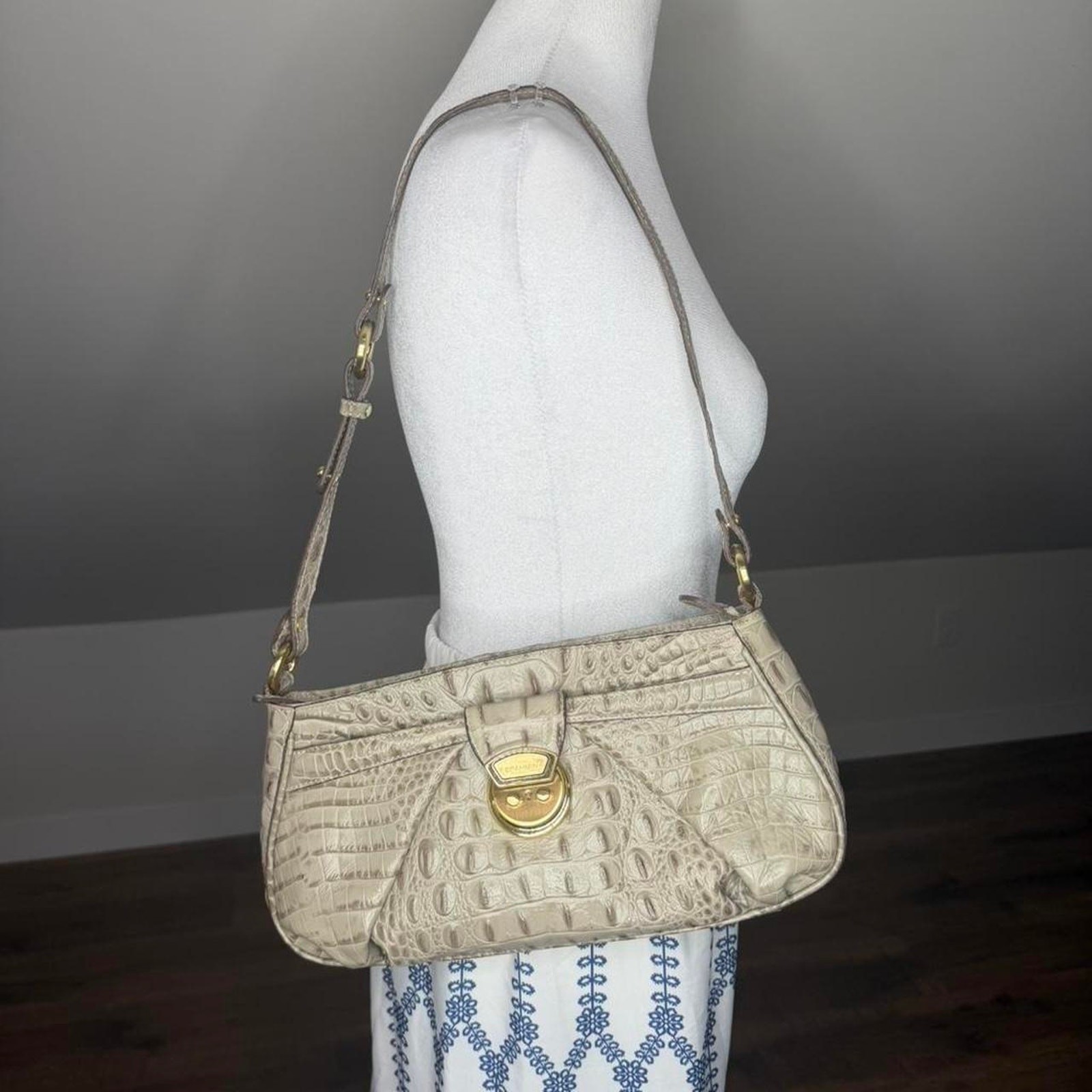 Brahmin Croc Embossed Shoulder Bag – Cream/Vanilla | Dust Bag Included