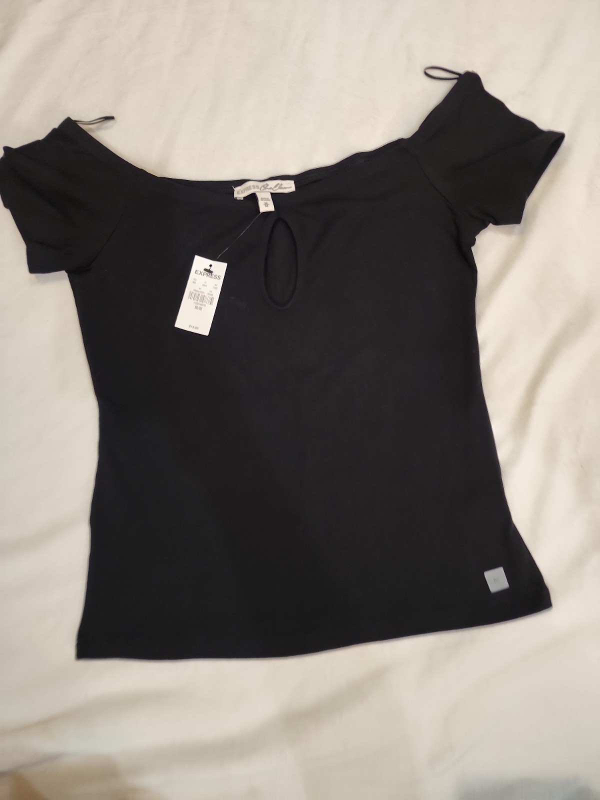 Express one Eleven Black M Siri Lanka RN 55285 95% Cotton 5% Spandex Cuello Boat