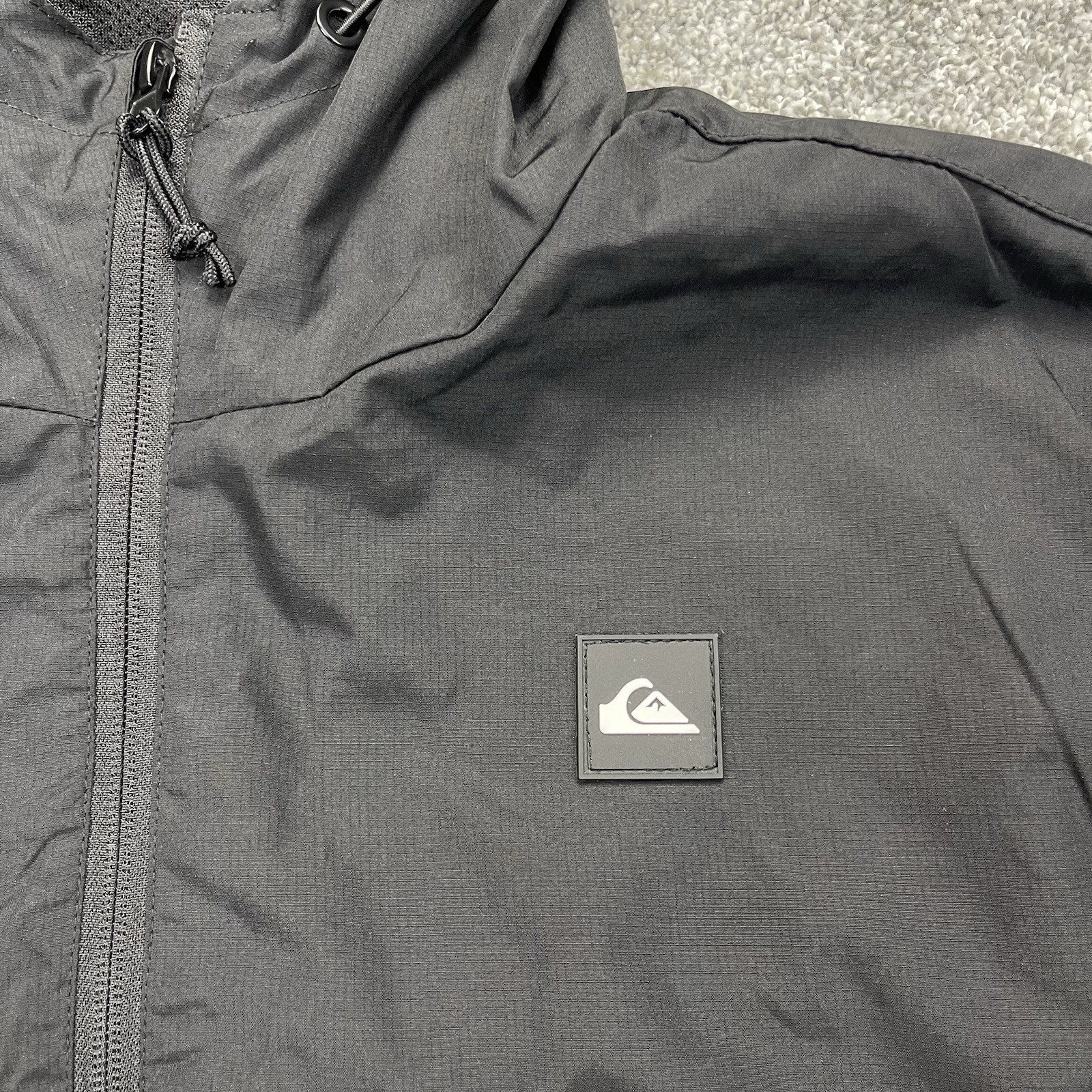Quiksilver Windbreaker Jacket Mens Large Hooded Full Zip Logo Mesh Lined Pockets