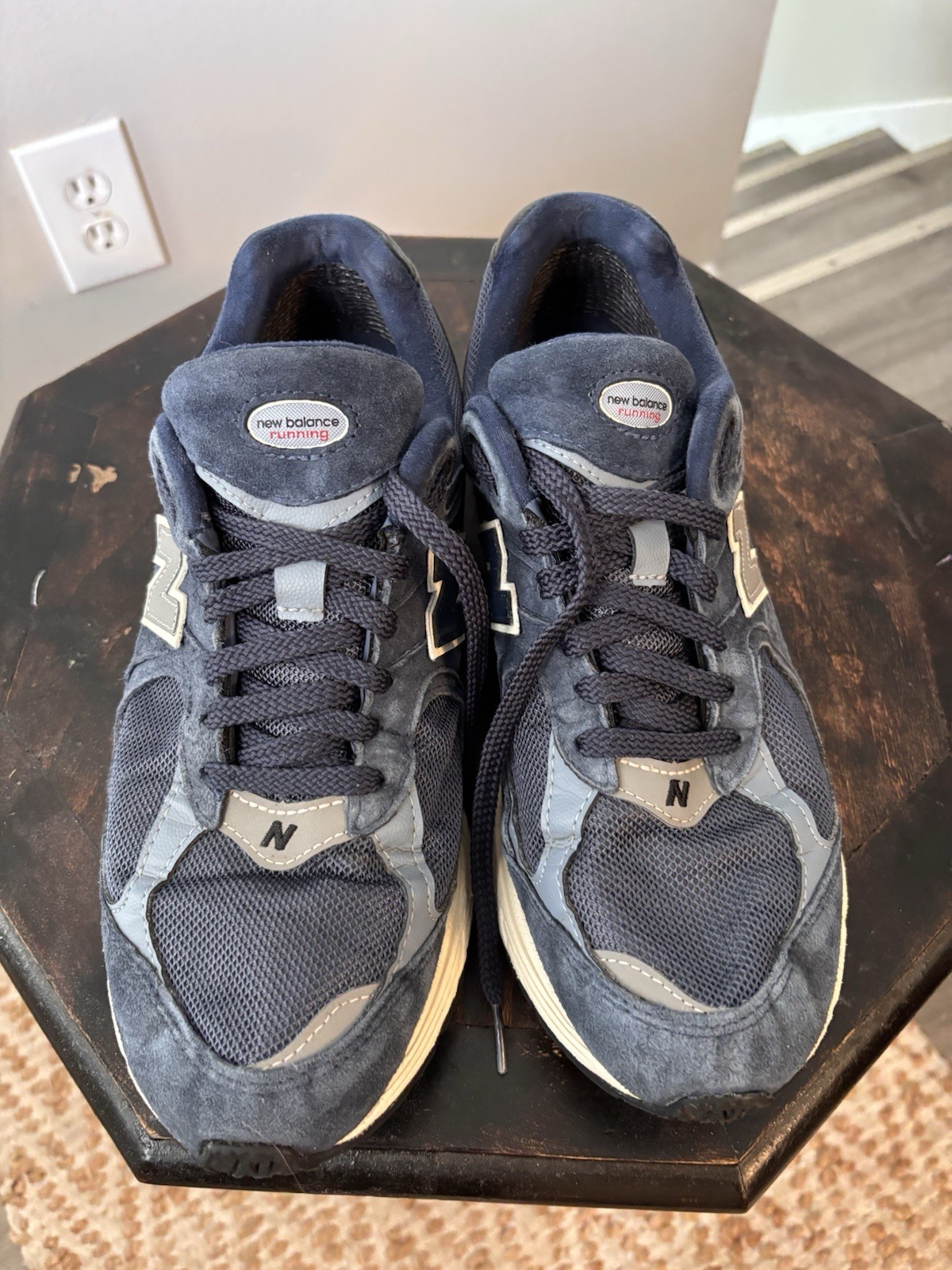 New Balance 2002R Gore-Tex Men’s Blue Low Top Lace-Up Athletic Sneakers