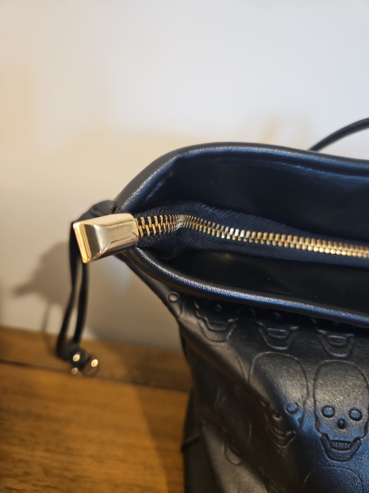 Black SKULLS Neverfull Style Shoulder Bag Purse With Gold Zipper