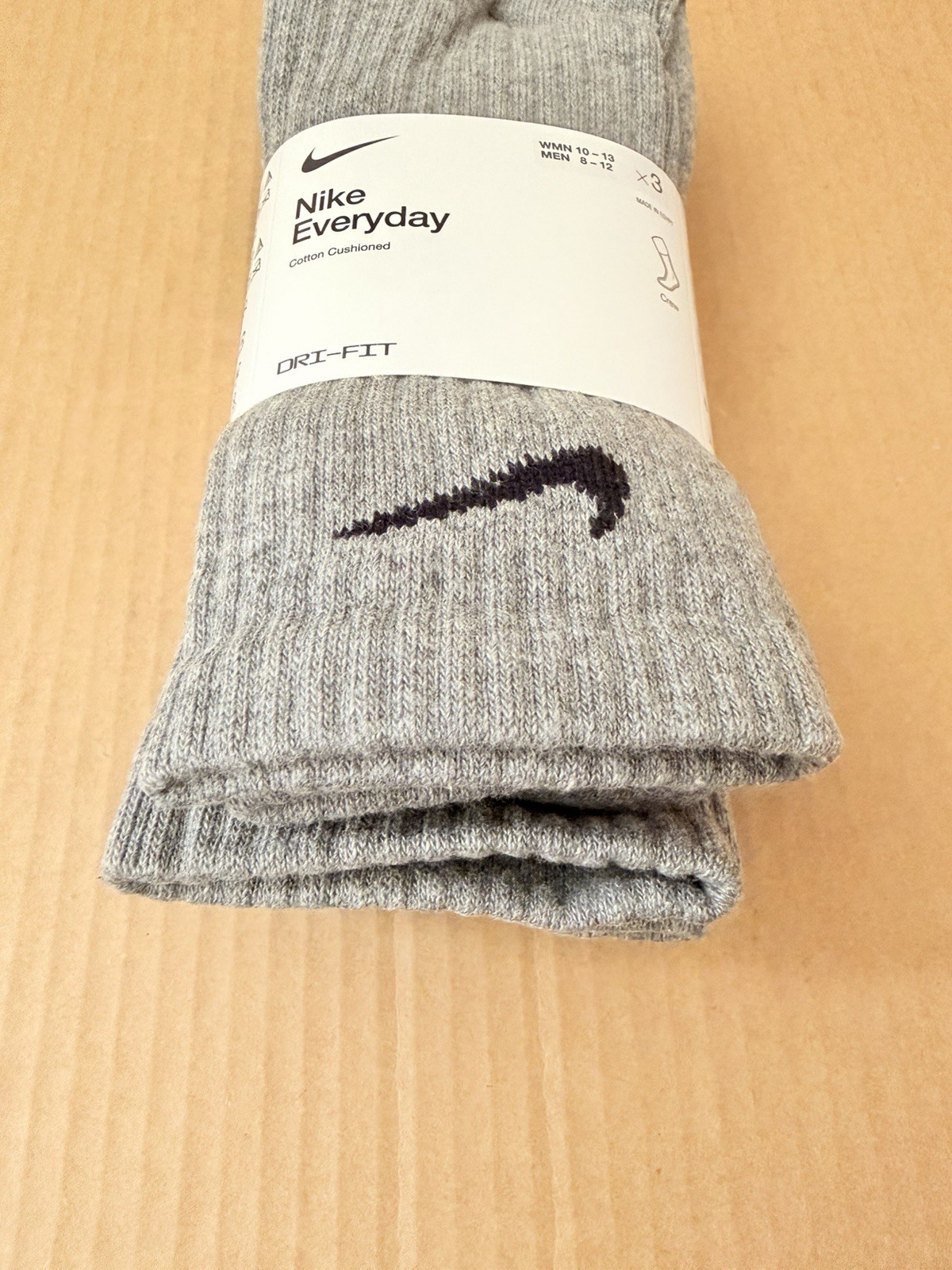 Nike Everyday Cotton Cushioned Dri- Fit Crew Socks 3 Pairs Gray Size L (8-12)