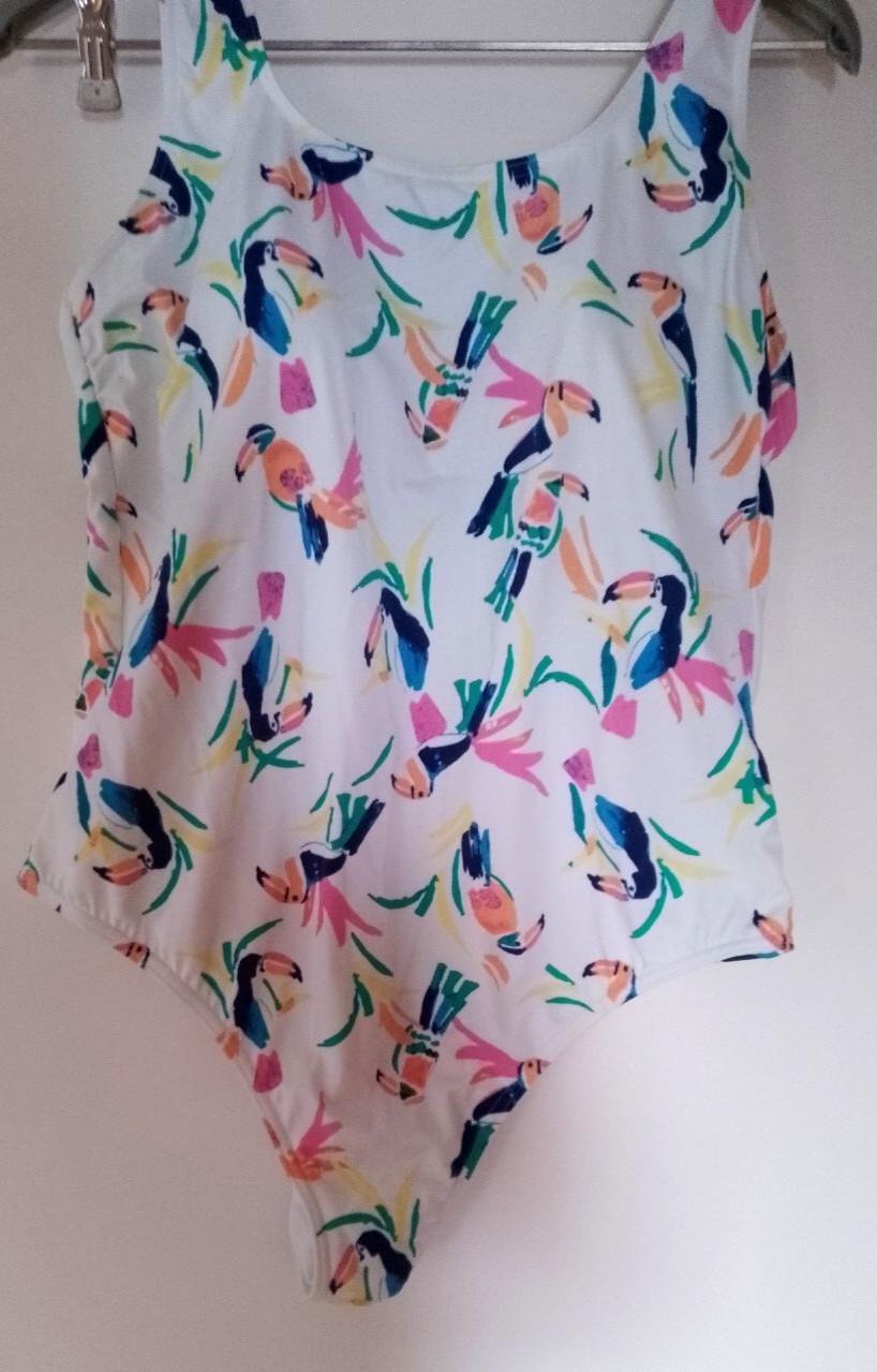 FAB WHITE BIRD CUPPED TUMMY CONTROL SWIMSUIT SIZE 18