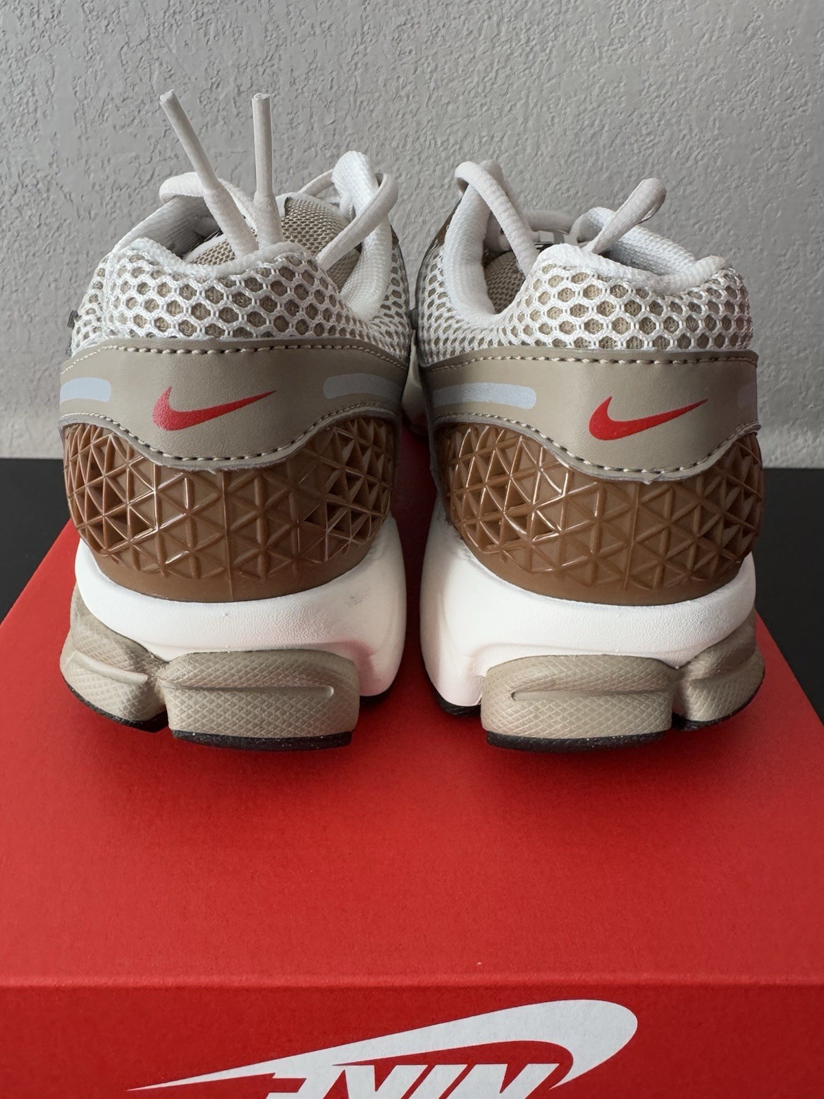 Nike Zoom Vomero 5 ‘Khaki Fire Red’ HV0826-247 Women’s 6 No-Lid