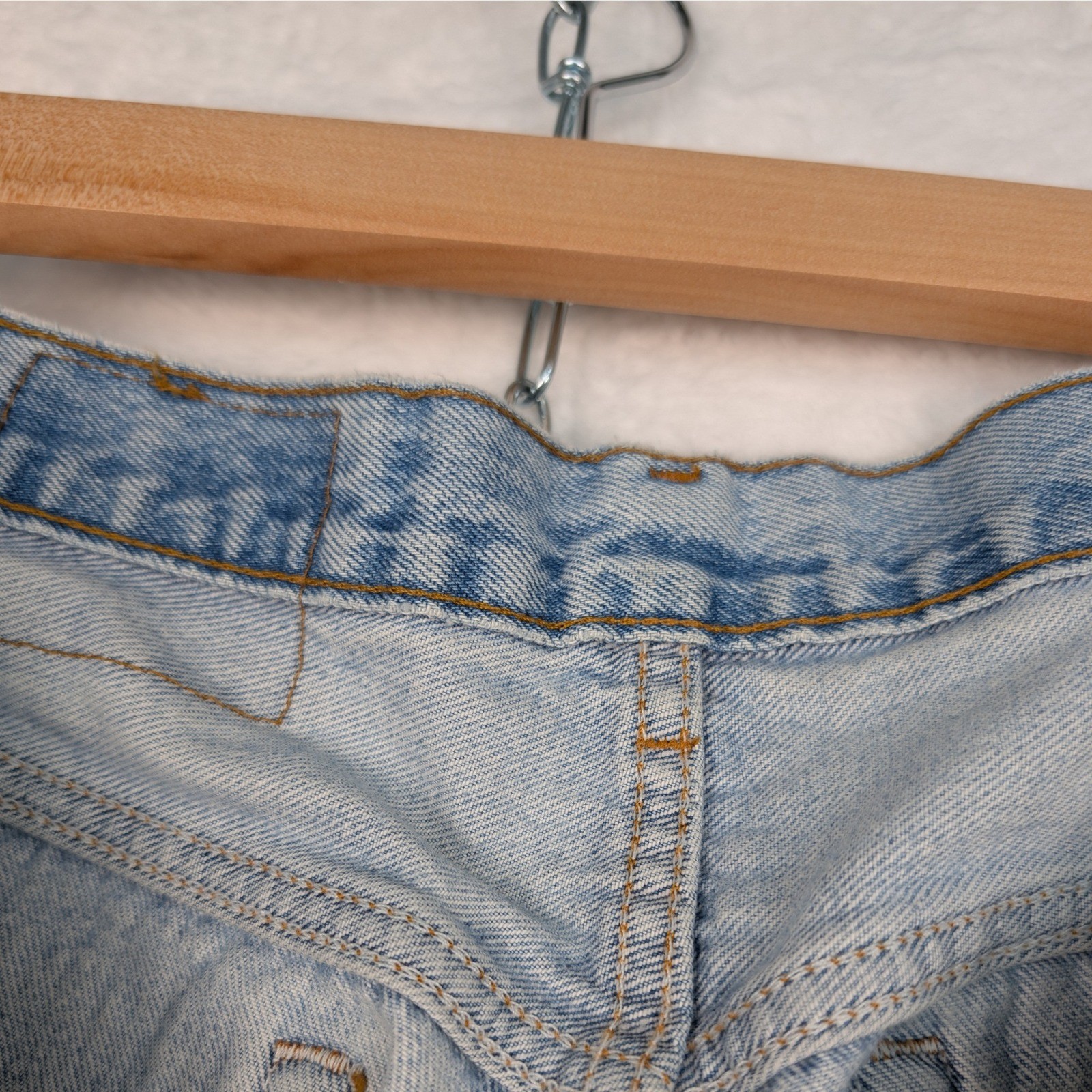 VTG Levi’s 501 Jeans Men 28×32 Ice Blue Straight Leg Button Fly Distressed 90s