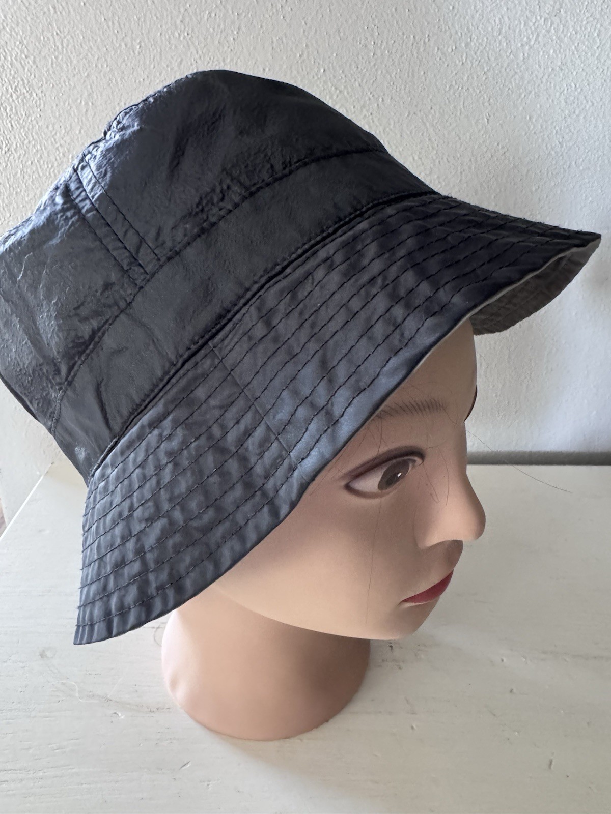Slazenger Reversible Bucket Hat Grey To Black Unisex One Size Polyester EUC