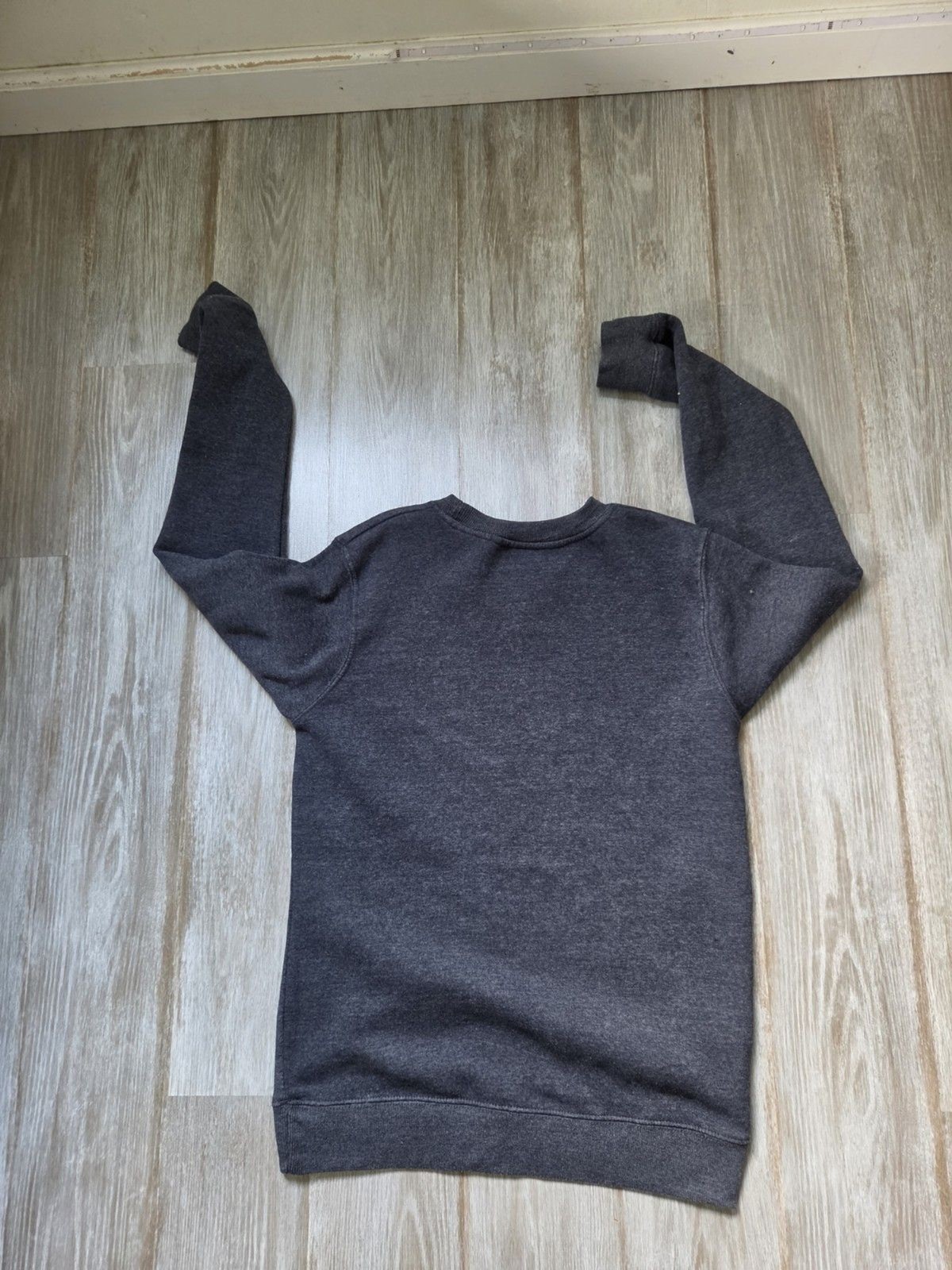 Yogi Bear Jellystone Park Camp Life Graphic Sweatshirt Gray Fleece Women’s M GUC
