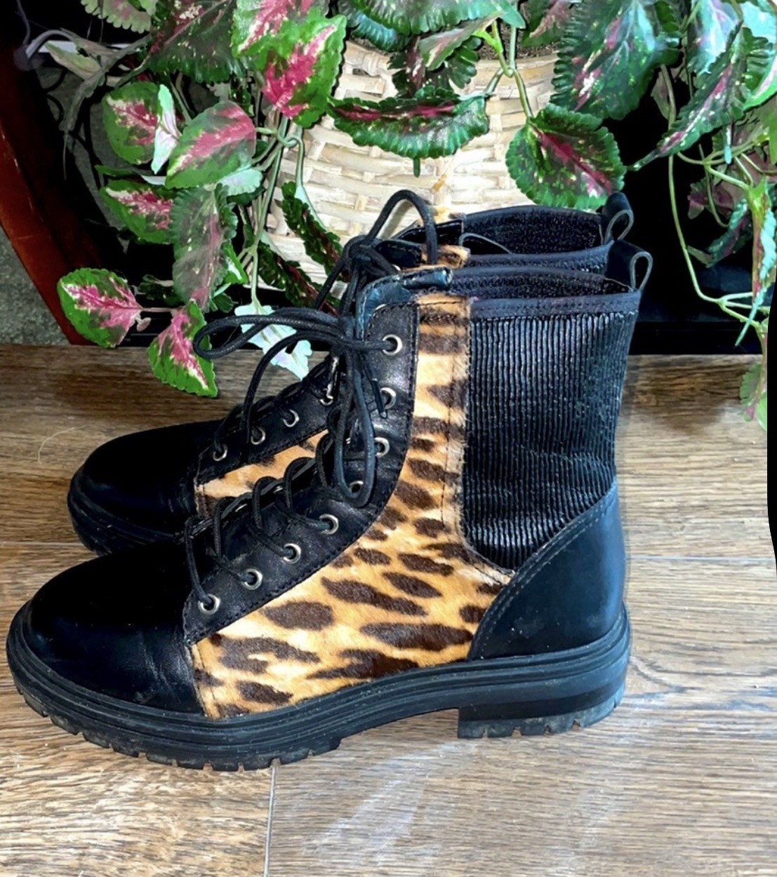 Womens black/brown leather leopard animal print lace-up combat ankle boots 8