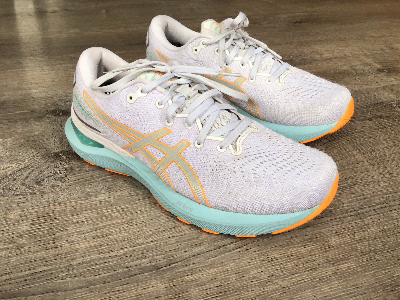 Asics Womens Size 9.5 Gel Cumulus 24 1012B206 White Running Shoes Sneakers