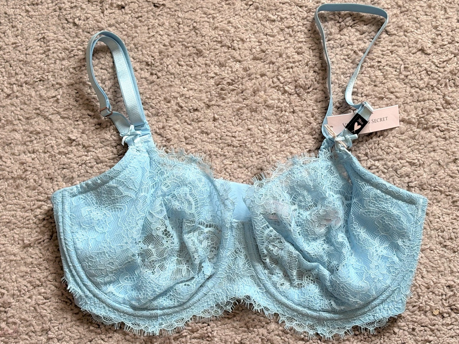 NWT – VICTORIA’S SECRET DREAM ANGELS PUSH UP WITHOUT PADDING LACE BRA – 38