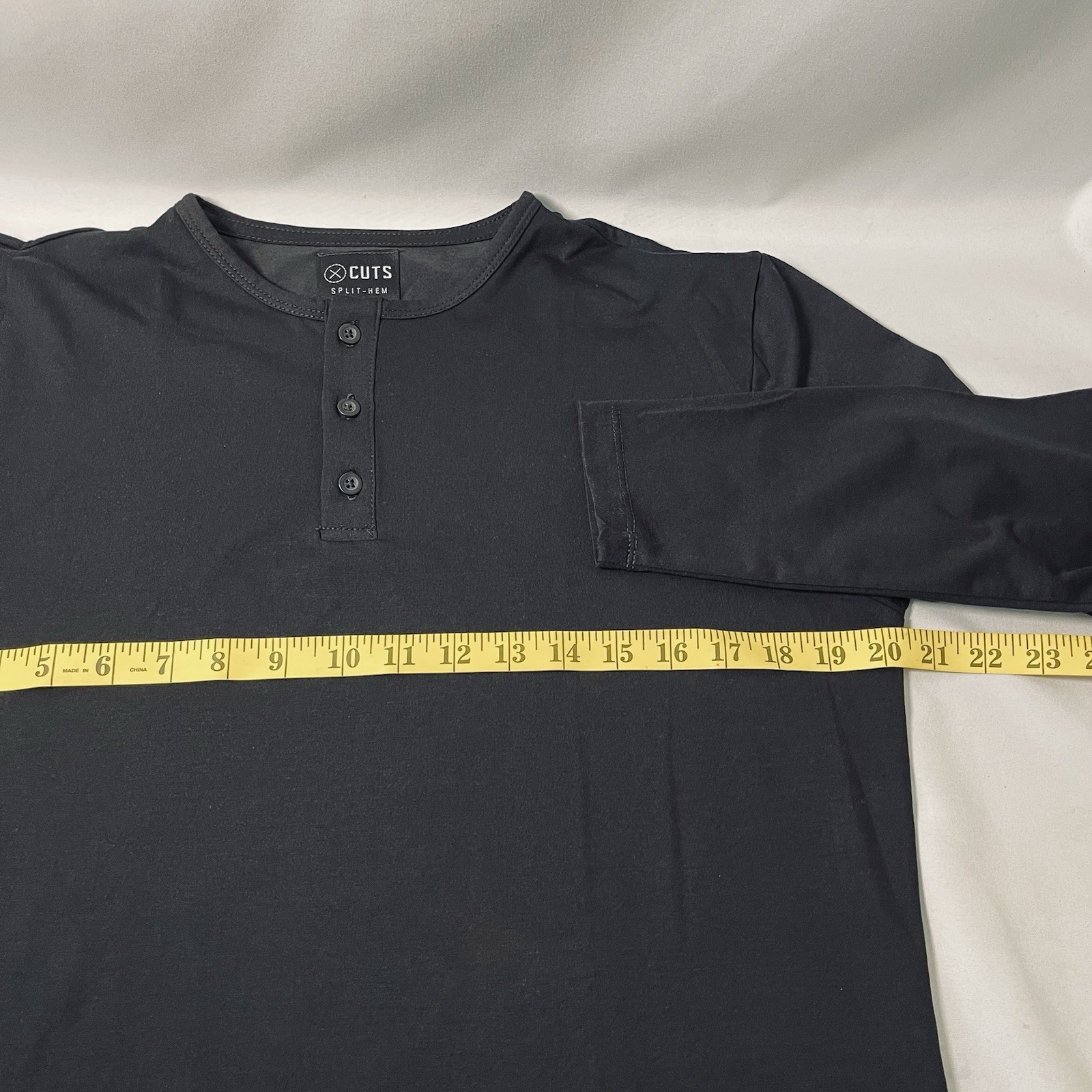 New Cuts Clothing Split Hem Long Sleeve Henley T-Shirt Men Size M Stretch Black