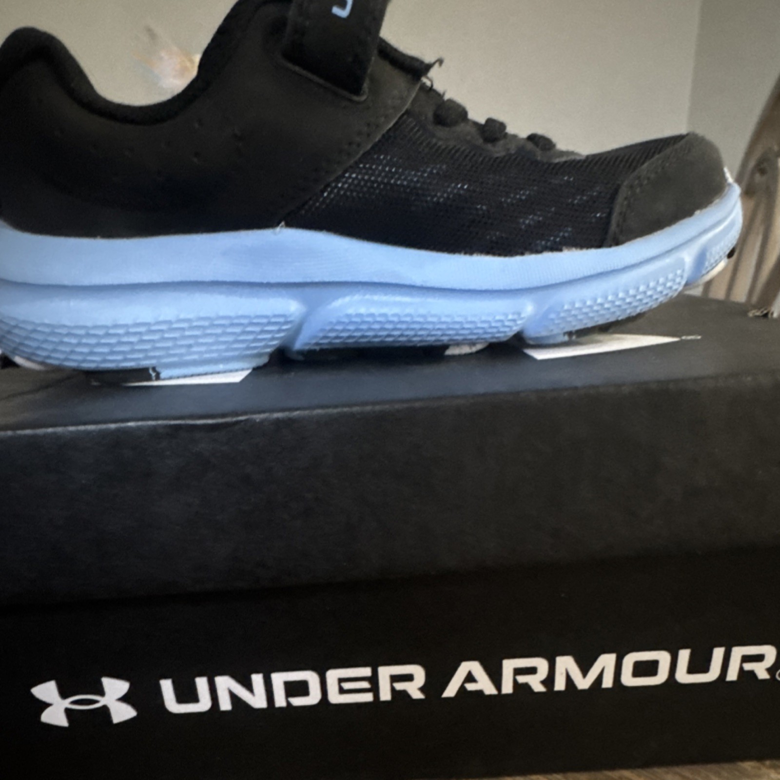 Under Armour UA BPS Assert 10 AC Boys’ Sneakers Black Blue 11.5K Breathable