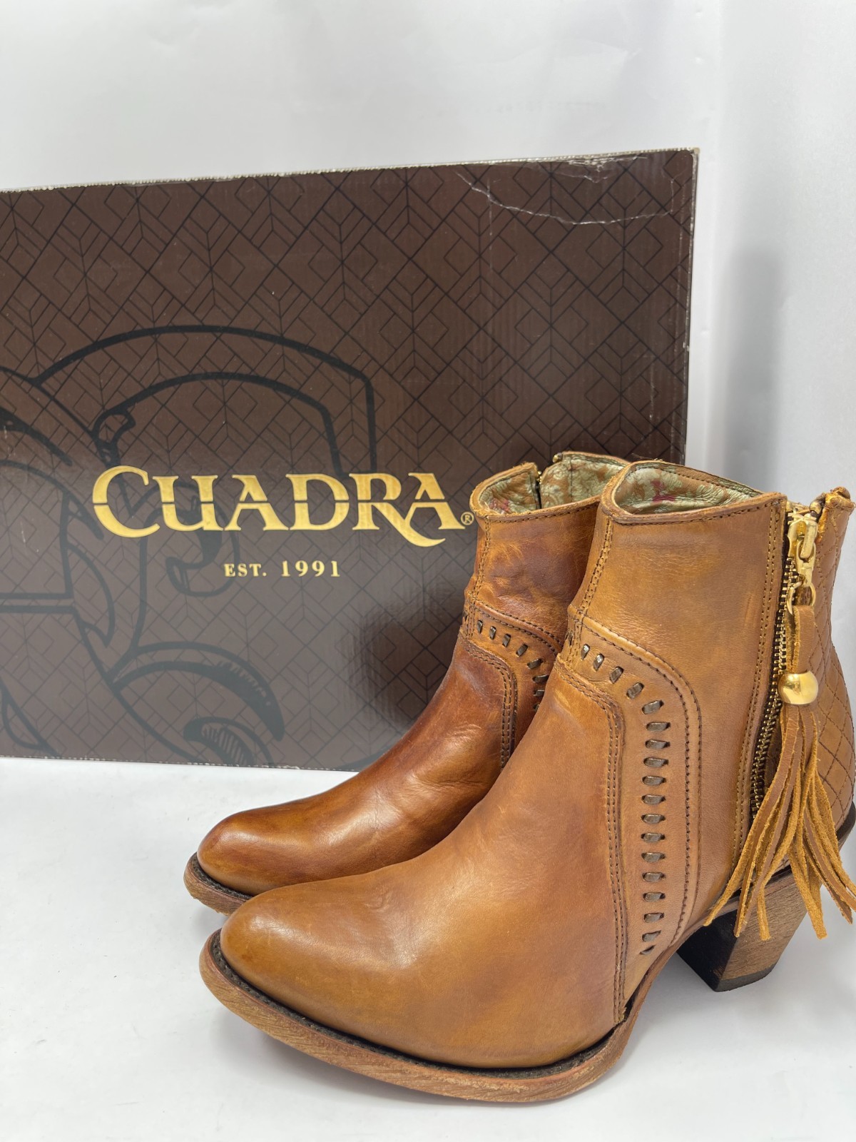 Ladies Cuadra Shedron Zipper & Woven Round Toe Ankle Boot Size 07 M Western