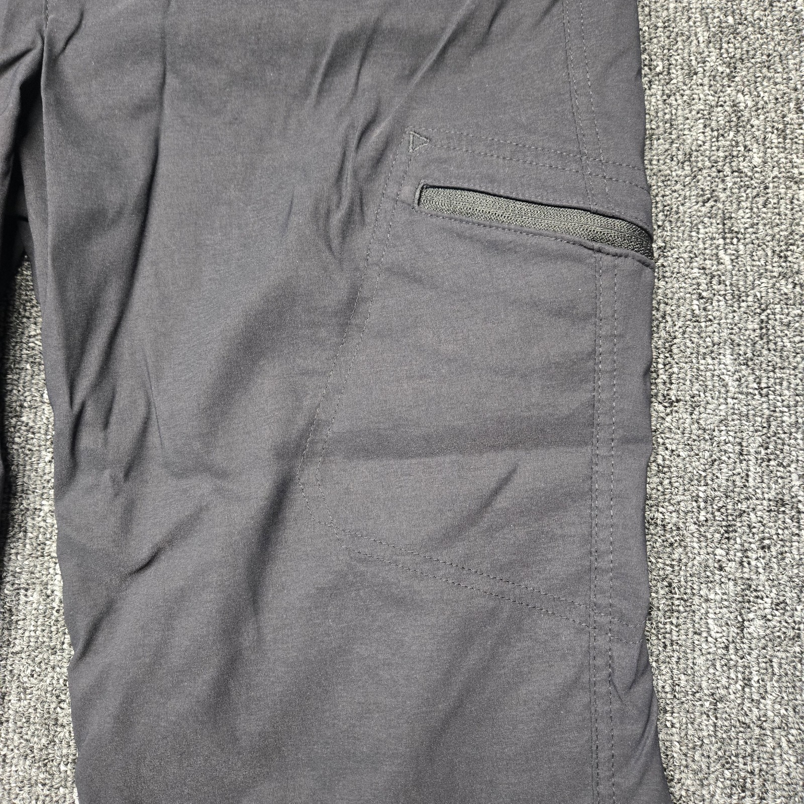 Eddie Bauer Women’s Rainier Capri Pants 8 Black Stretch Hiking Outdoor Travel