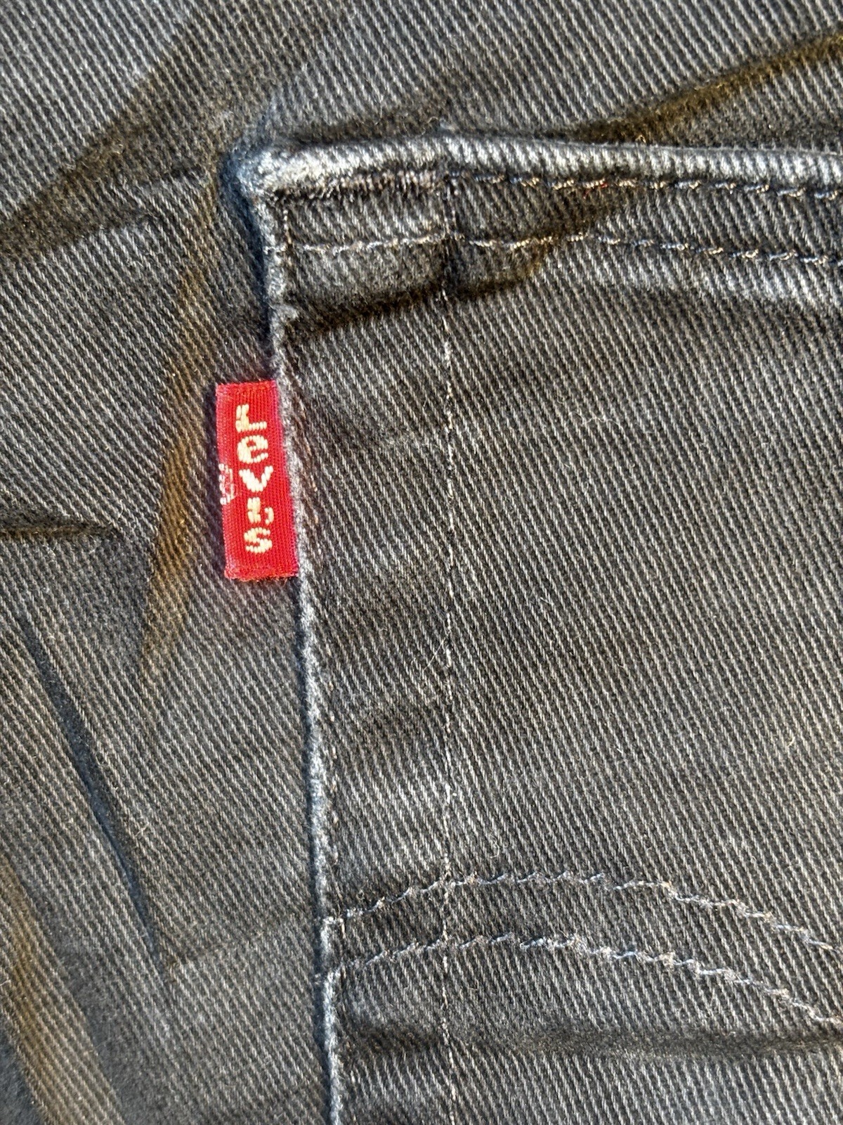Levi’s 513 Jeans Men’s Size 32×34 Slim Black Denim Straight Leg Thrashed Holes