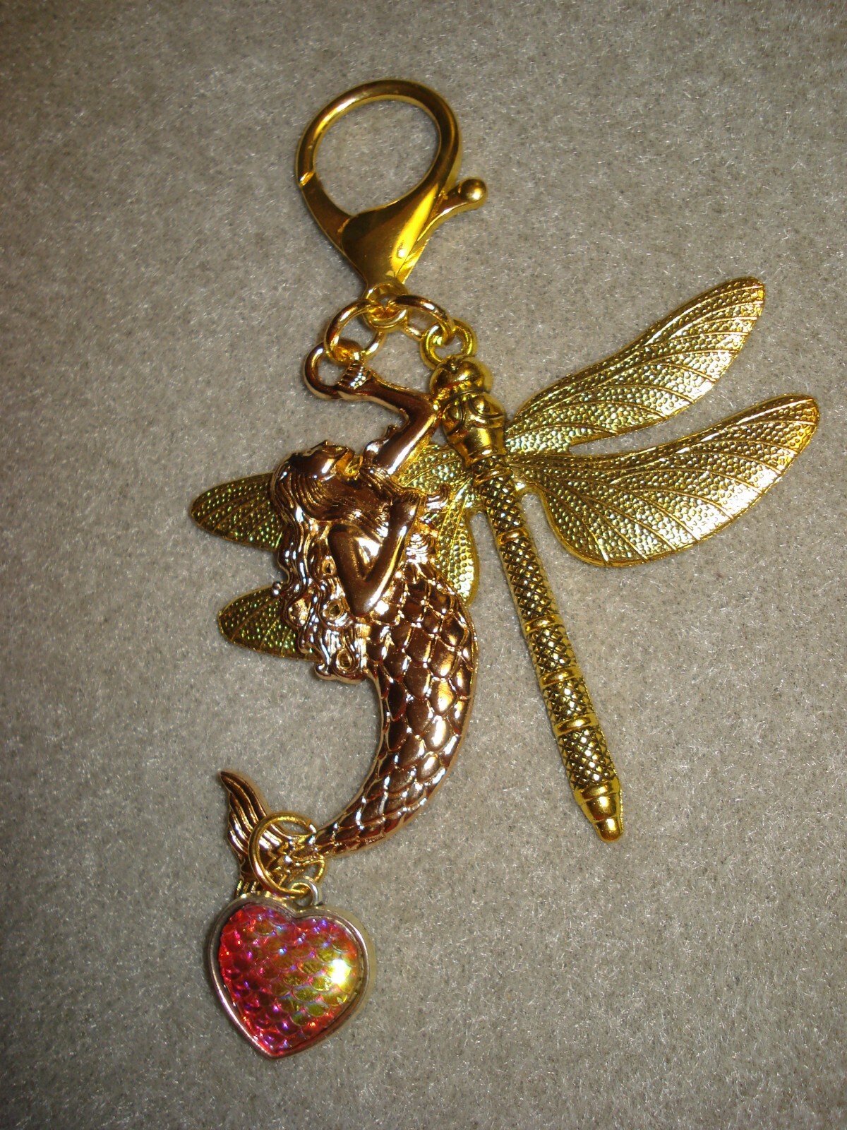 4 3/4″ Drop Gold Dragonfly, Mermaid and Iridescent Heart Beach Bag Purse Glitz