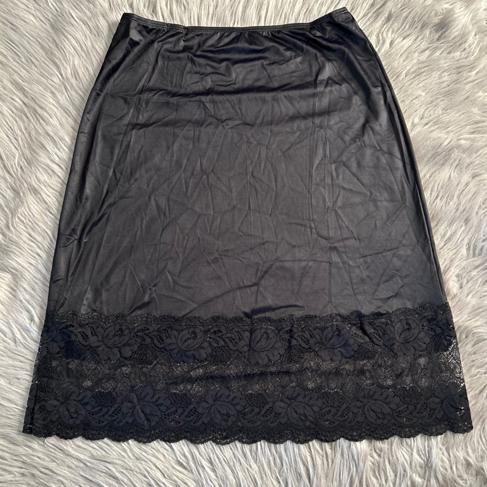 Vanity Fair Radiant Collection Half Slip Women Size Medium 22″ Black Floral Lace