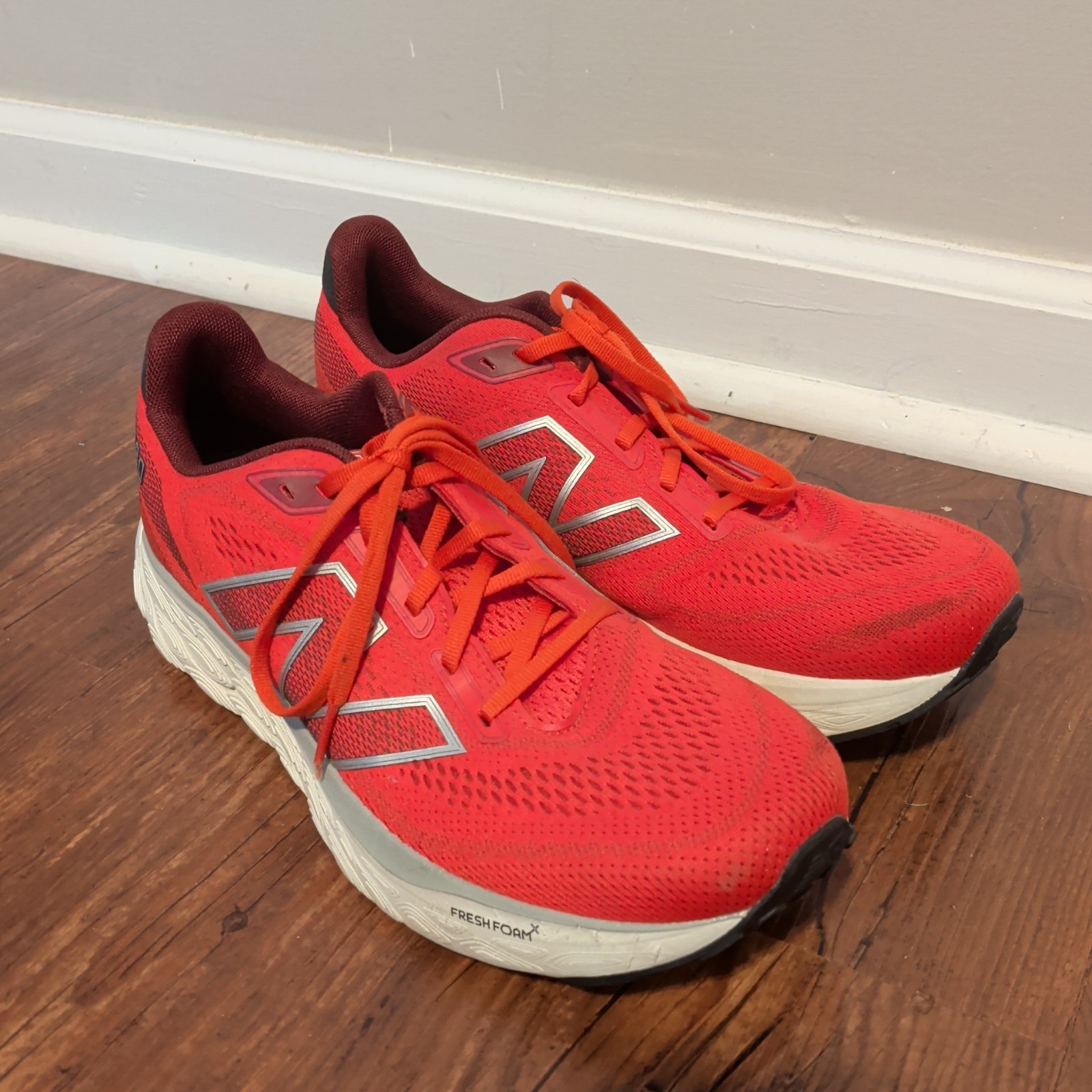 Used New BalanceMens Fresh Foam X 880 V14 Neo Flame , US 11.5