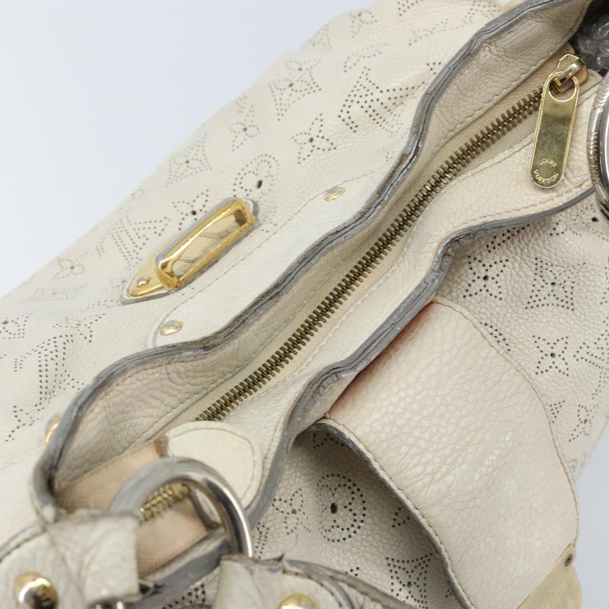 LOUIS VUITTON Mahina Solar PoweredGM Bag Leather White M93128 LV Auth bs34140