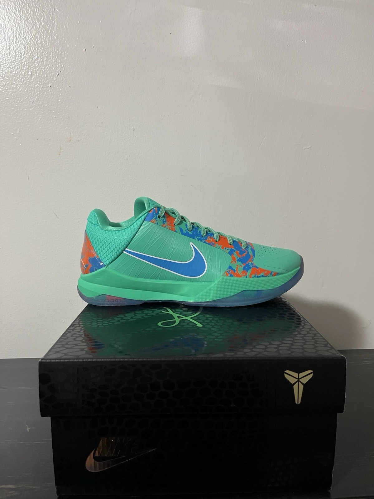 Jalen Brunson PE Kobe 5 Protro NY VS NY SIZE 7.5