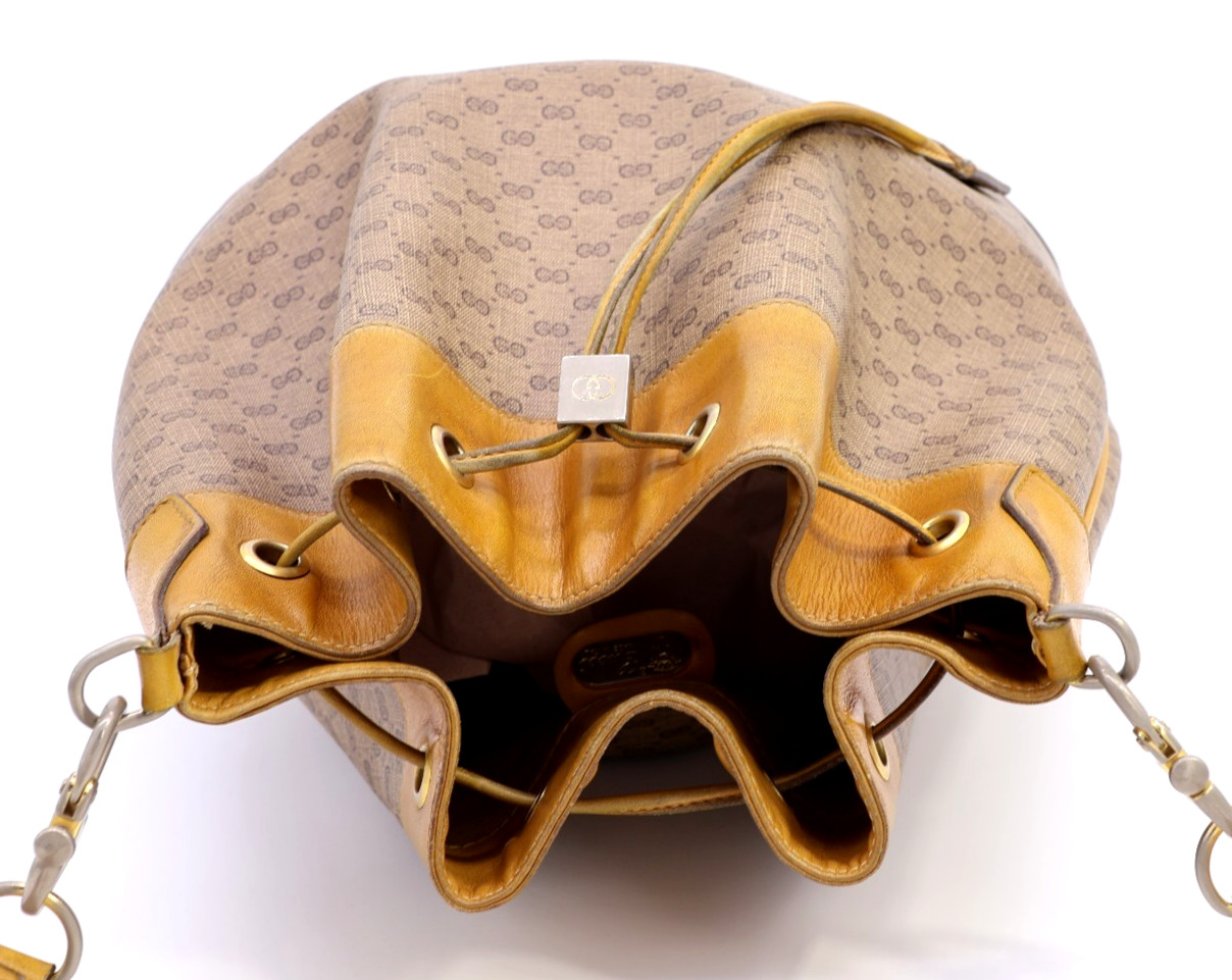 GUCCI VINTAGE Drawstring Shoulder Bag Sherry Micro-GG Camel Classic Authentic