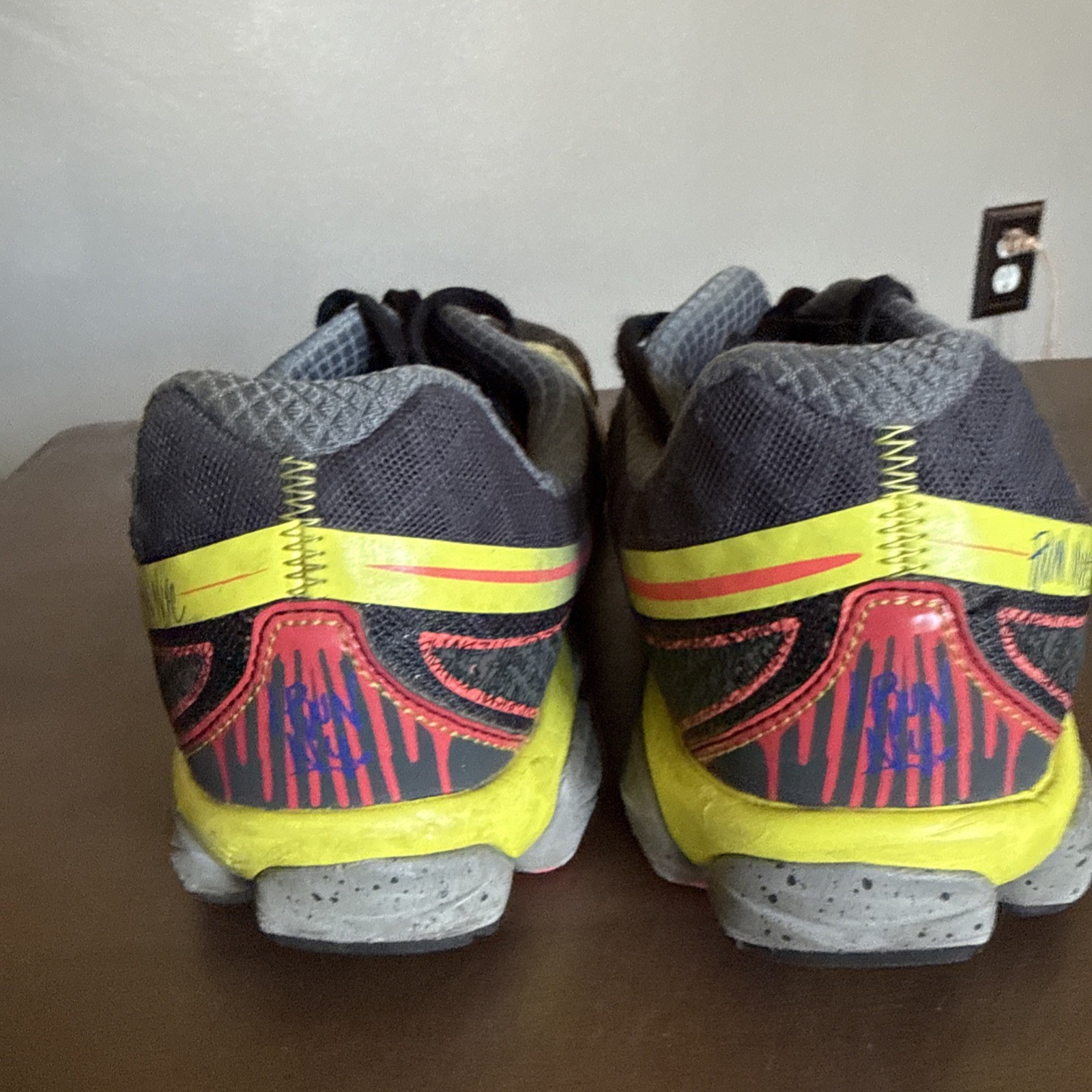 Limited Edition New Balance 890v4 ” New York ” Marathon Size 8.5 D