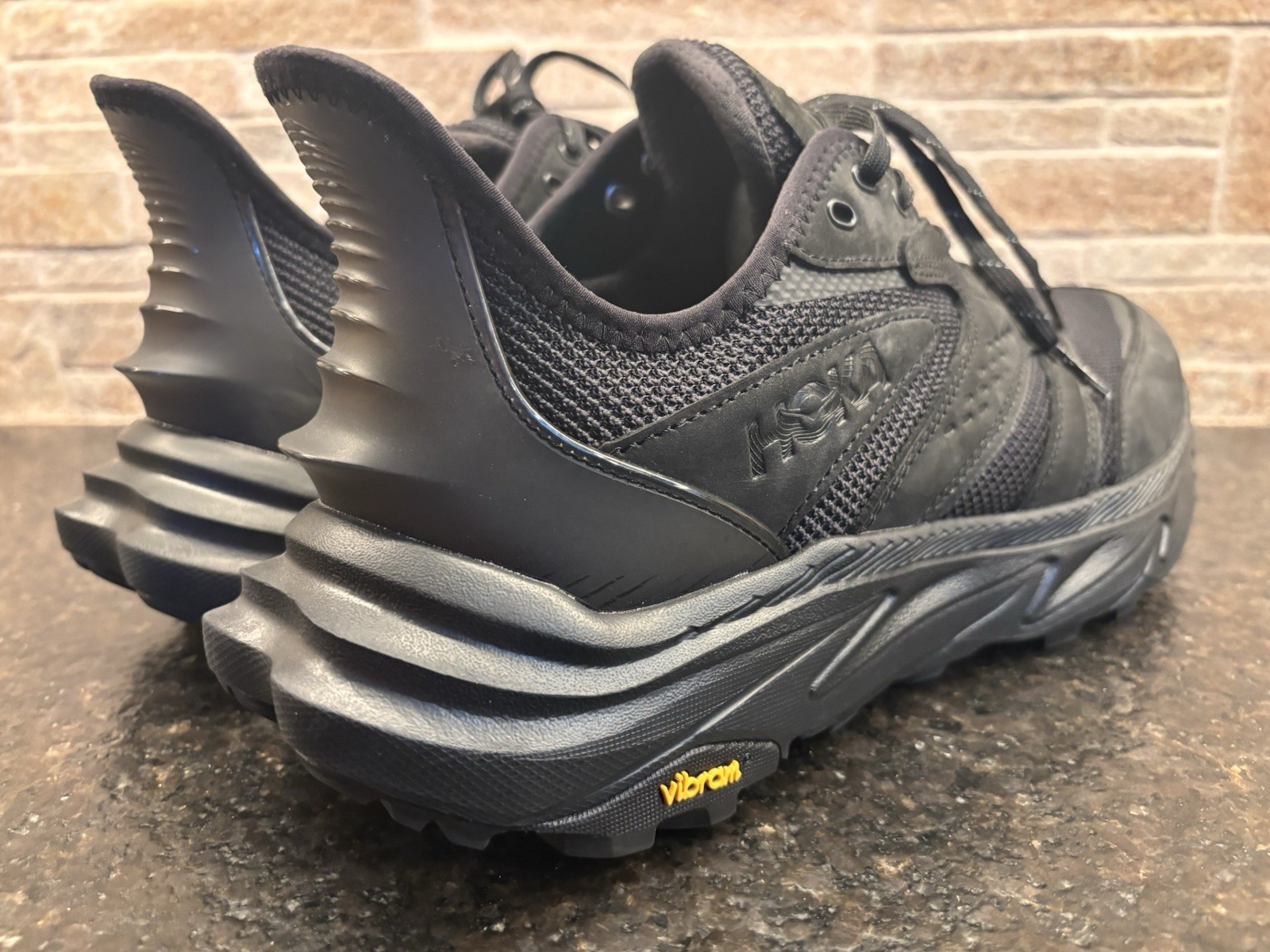 Hoka One One Anacapa 2 Freedom Trail Running Hiker Vibram Black Sz 12D – EUC!