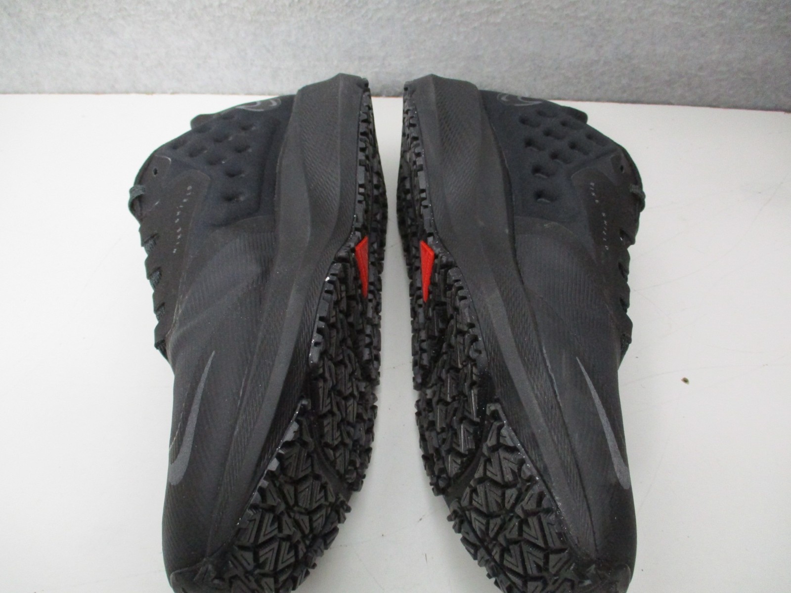 Nike Air Zoom Pegasus 39 Shield Mens Sz 11.5 Black Athletic Shoes DO7625 001