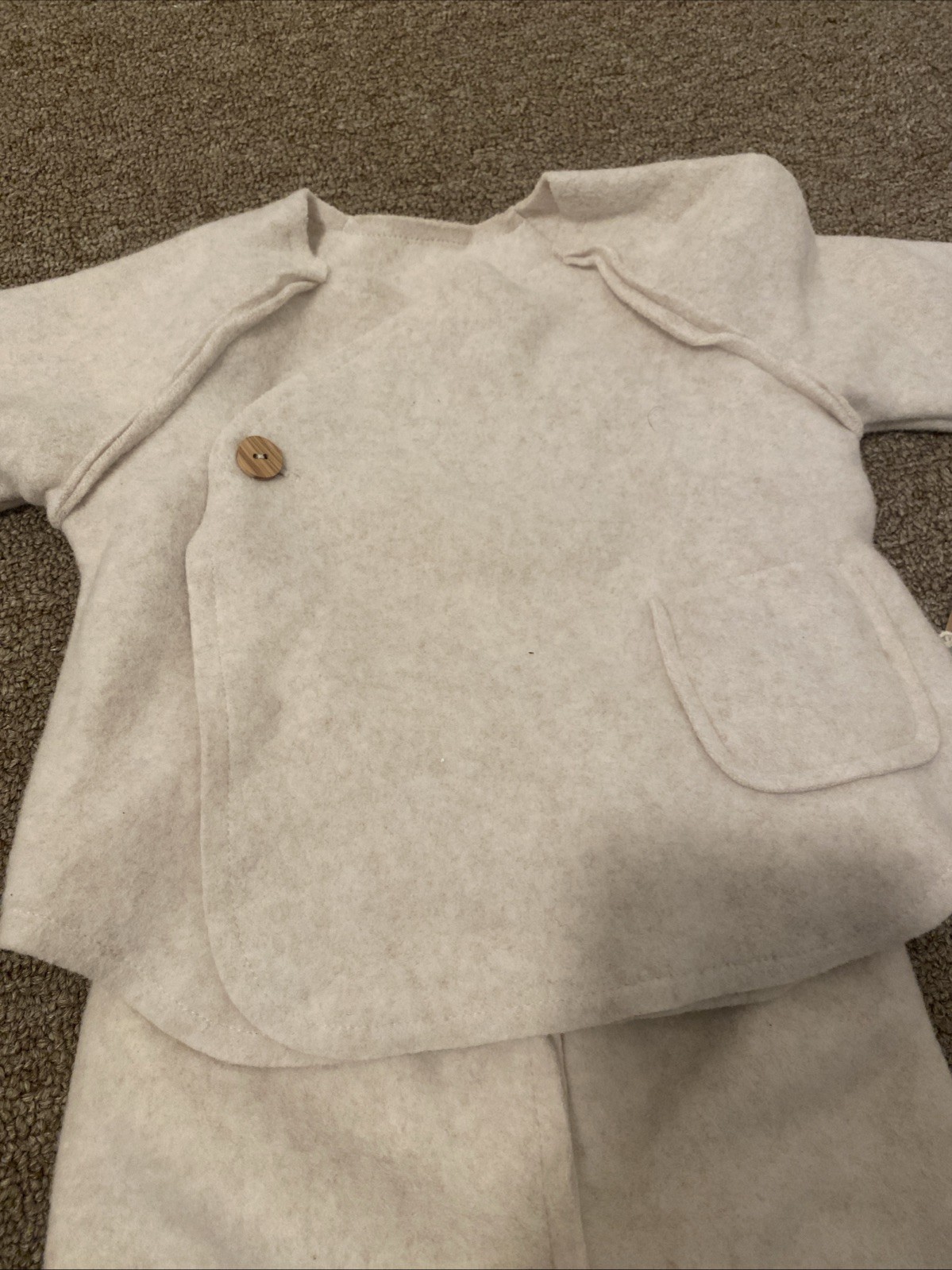 Snug Baby Oatmeal Colored 2 Piece Footie Set In Size 3 Months