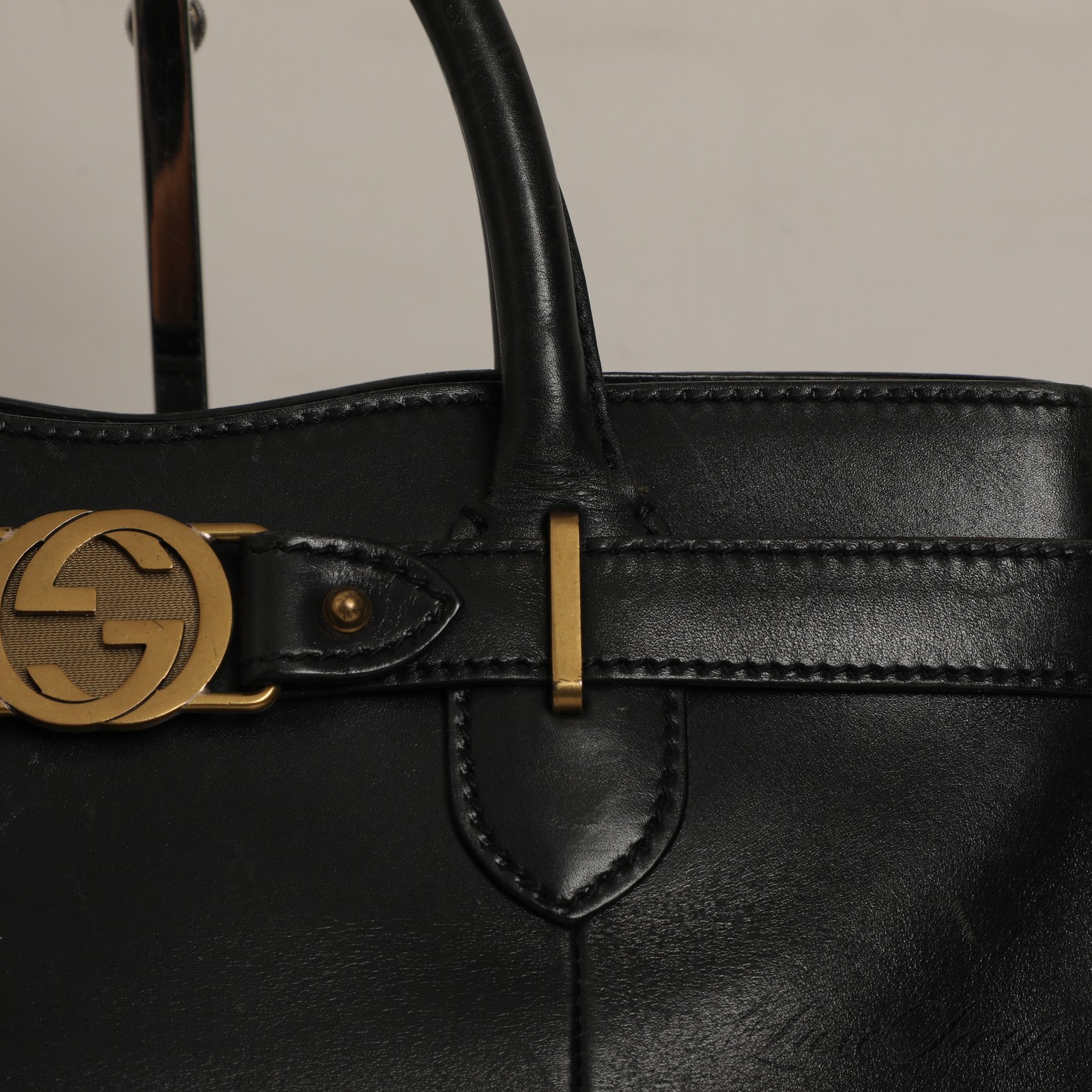 Gucci Made in Italy Black Running Leather Marmont Buckle Handbag Bag #16E008