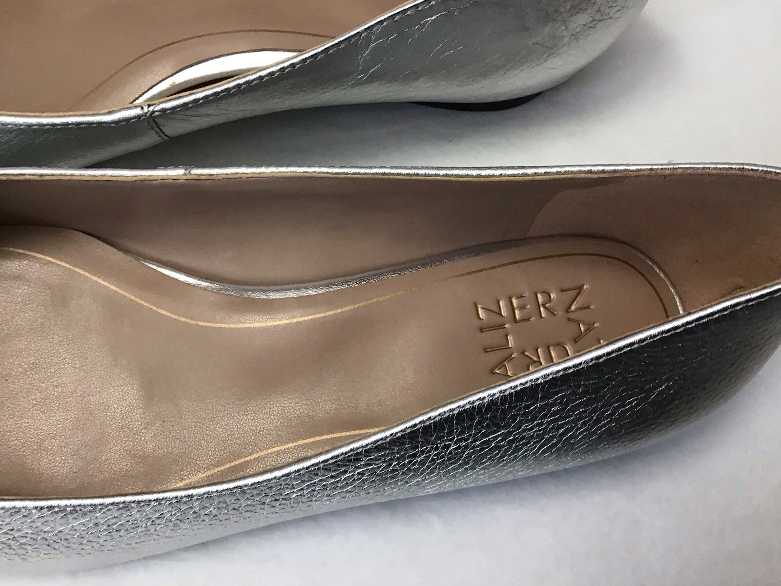 New Naturalizer Chelsea Size 11 Wide Leather Flats Pewter Silver Metallic (N70)