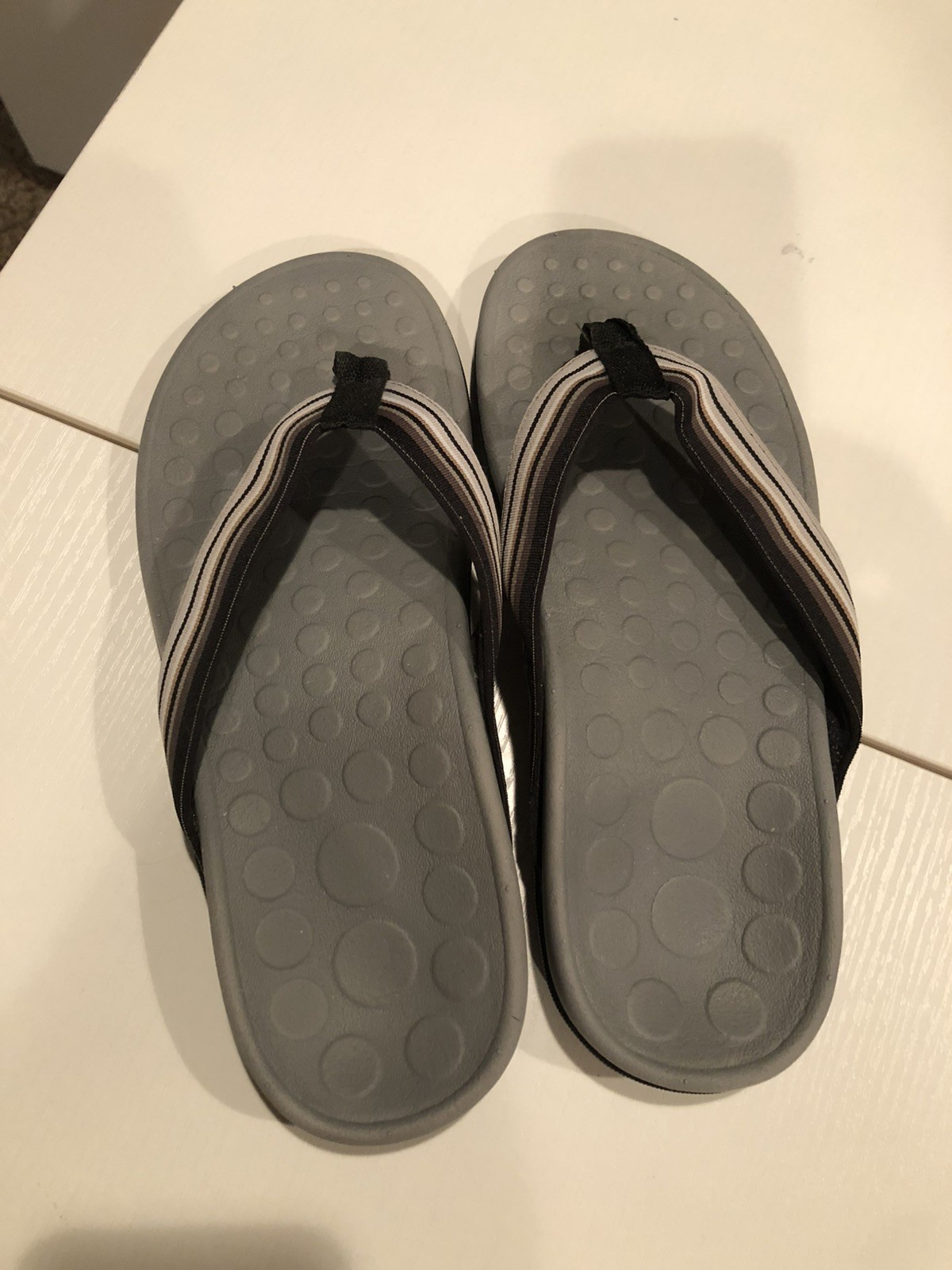 Orthaheel Island Thong Flip Flops Stripes Womens size 7 Tan White Black Grey