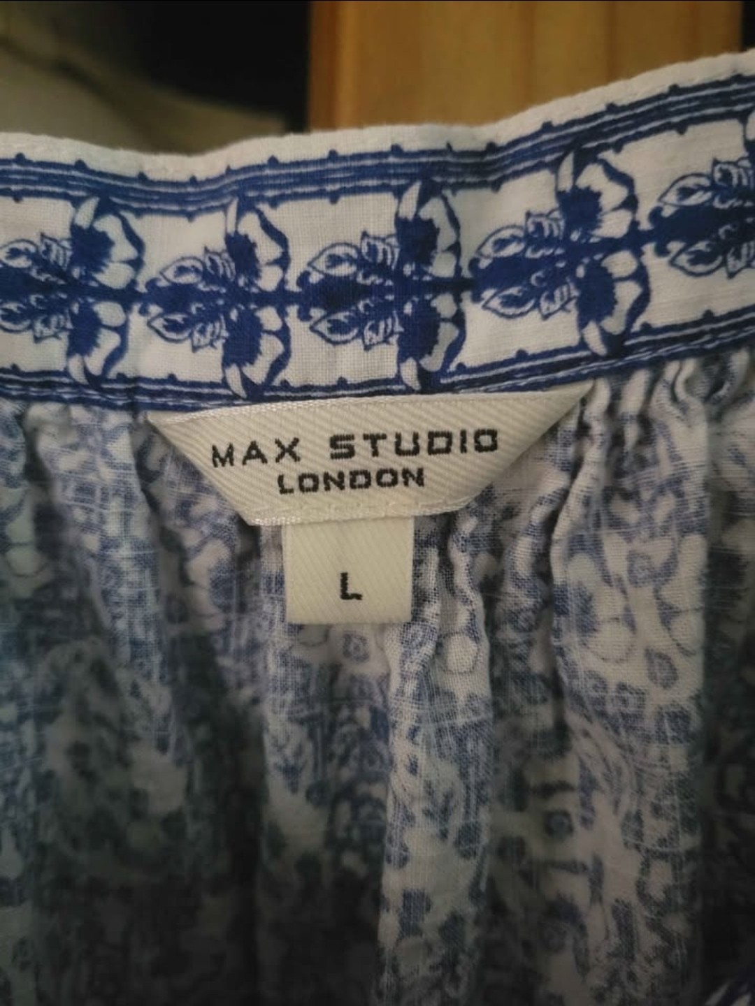 Max Studio Floral Peasant Blouse Blue White Bohemian Cottagecore