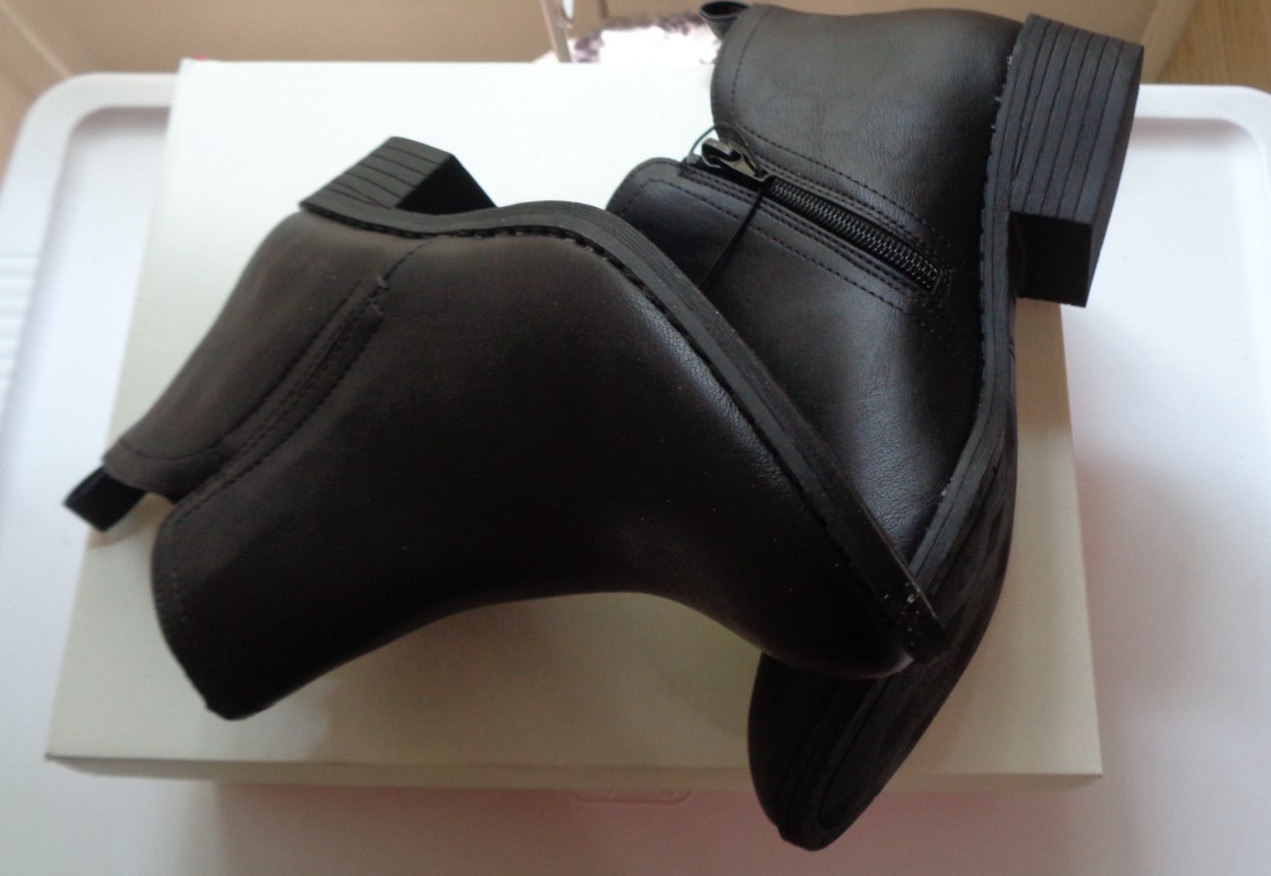 Sun + Stone Cadeep Women’s Faux Leather Zipper Ankle Boots Black Smooth 7W