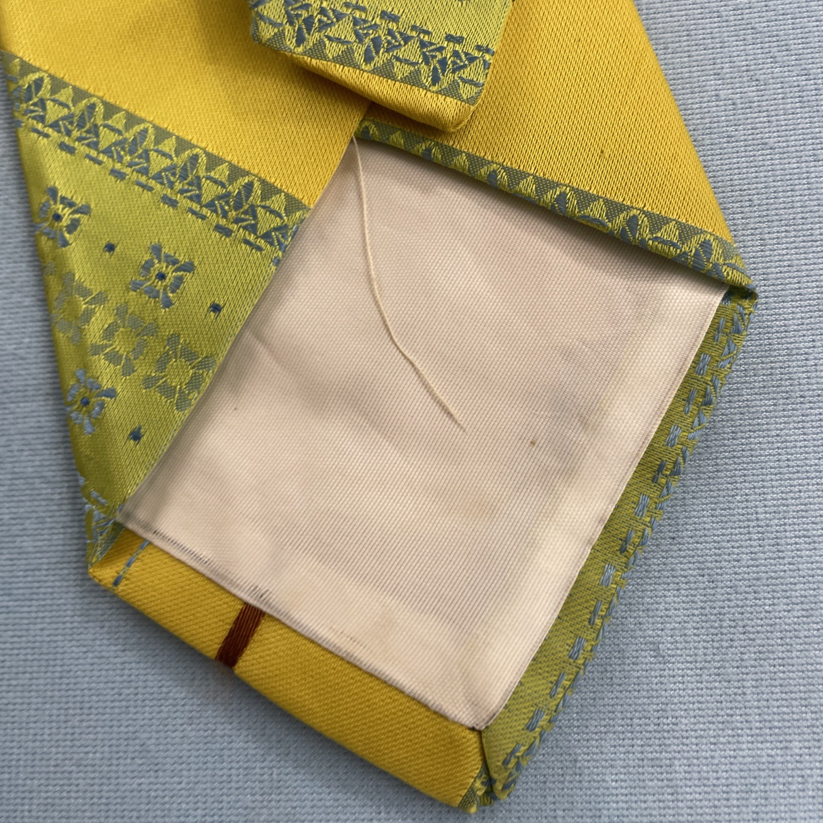 vtg 70s Trevira Cornel Swing Tie Southwest Rockabilly Stripe Yellow Green 4×57