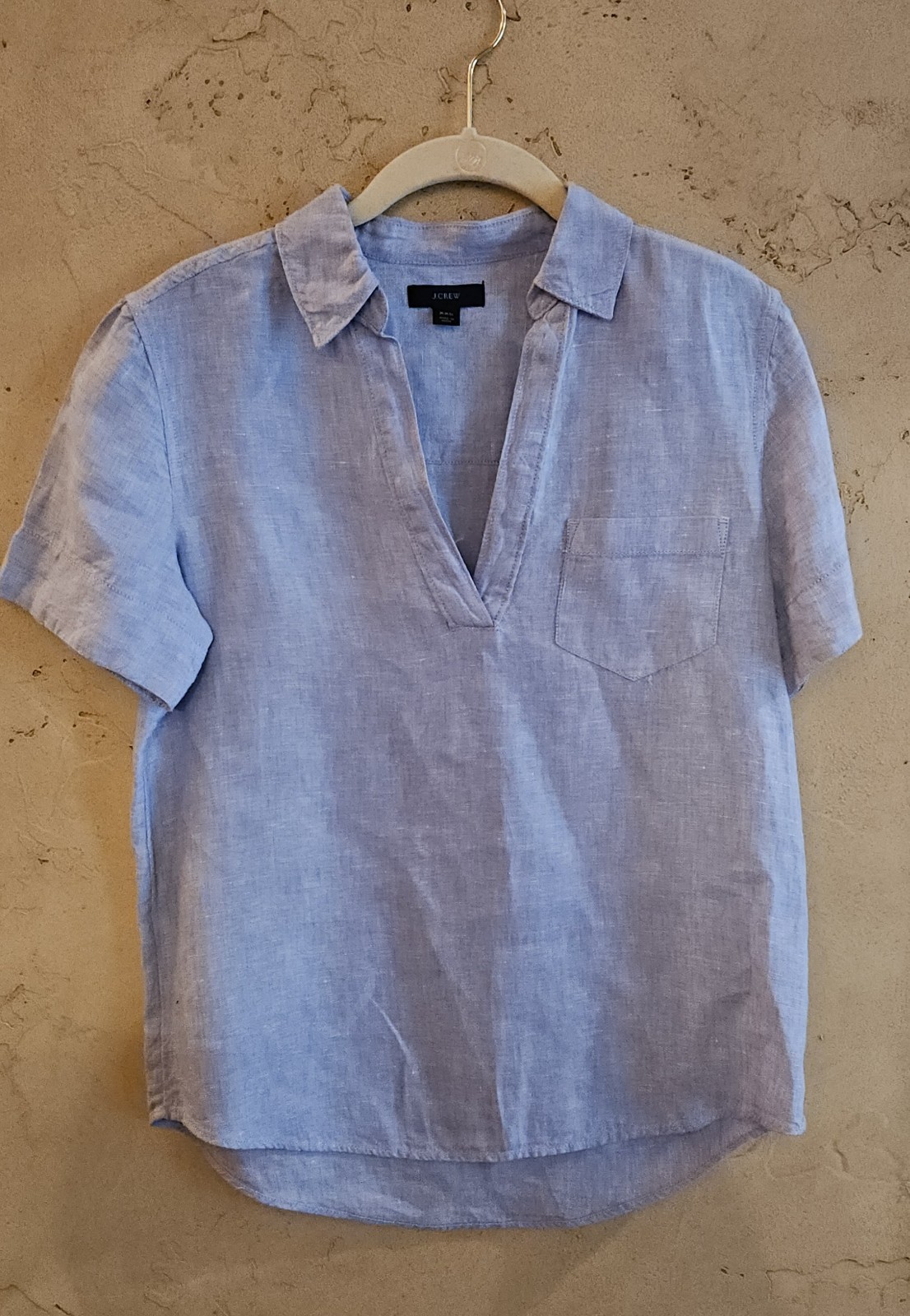 J.Crew Blue linen popover top features a v-neckline and short sleeves XXS