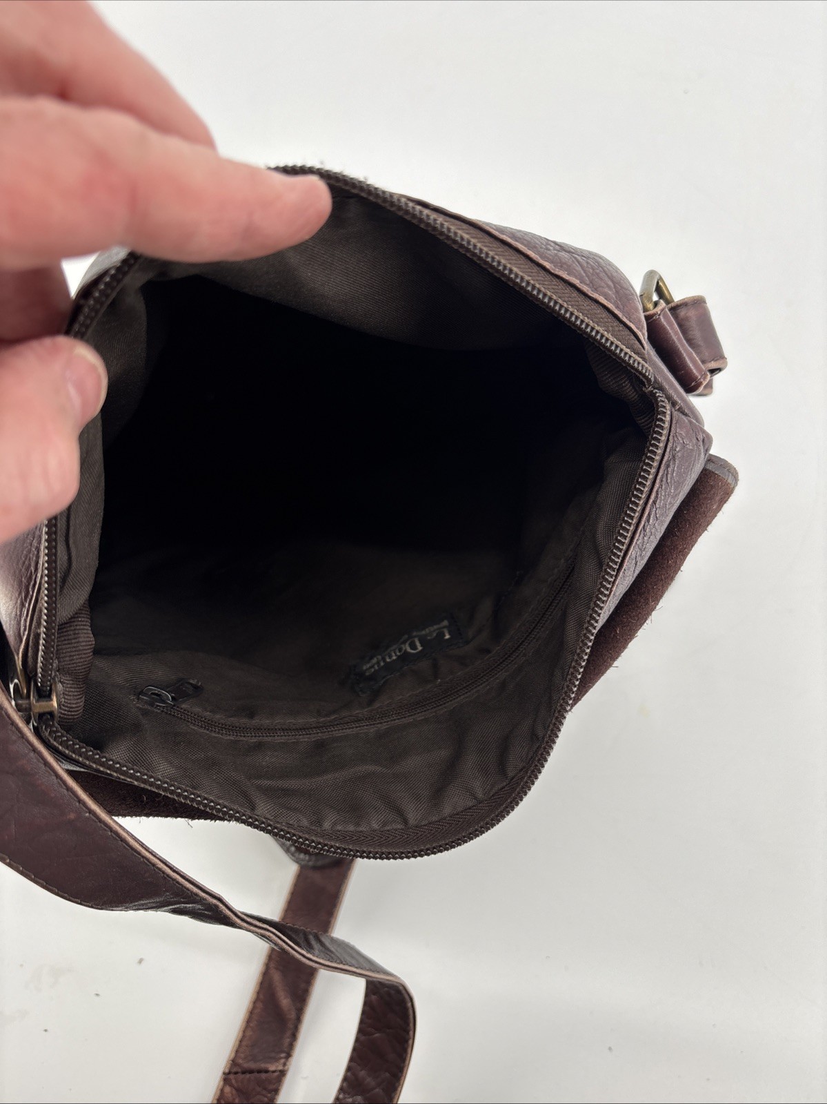 Vintage Le Donne Simple Brown Leather Flap Crossbody Purse/Bag 12”x9.5”