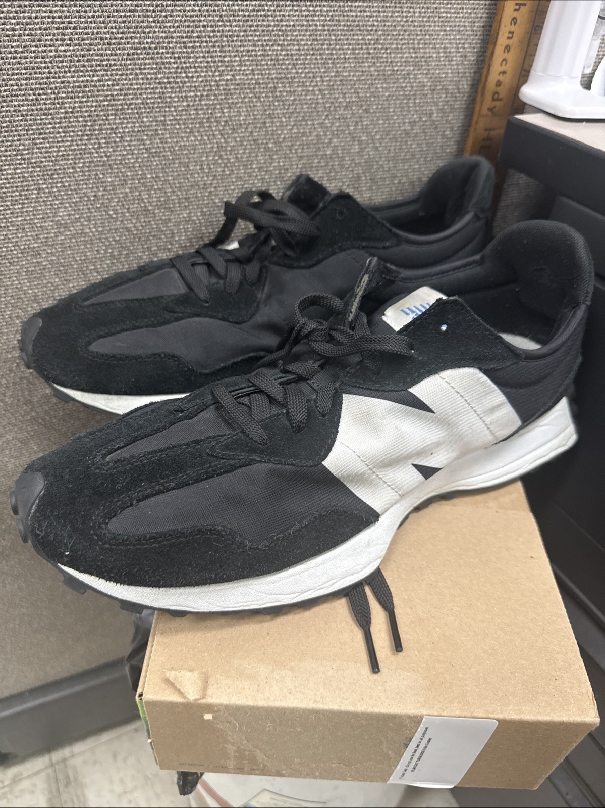New Balance 327 Black White Suede Nylon Mens 12D Sneakers Athletic Sneakers