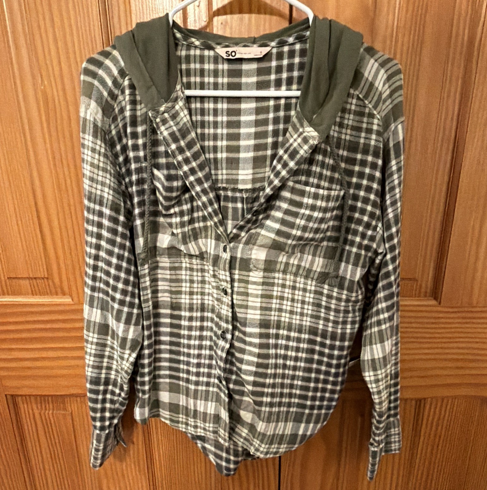 SO Women’s Green & White Plaid Hooded Button-Up Long Sleeve Shirt Size S