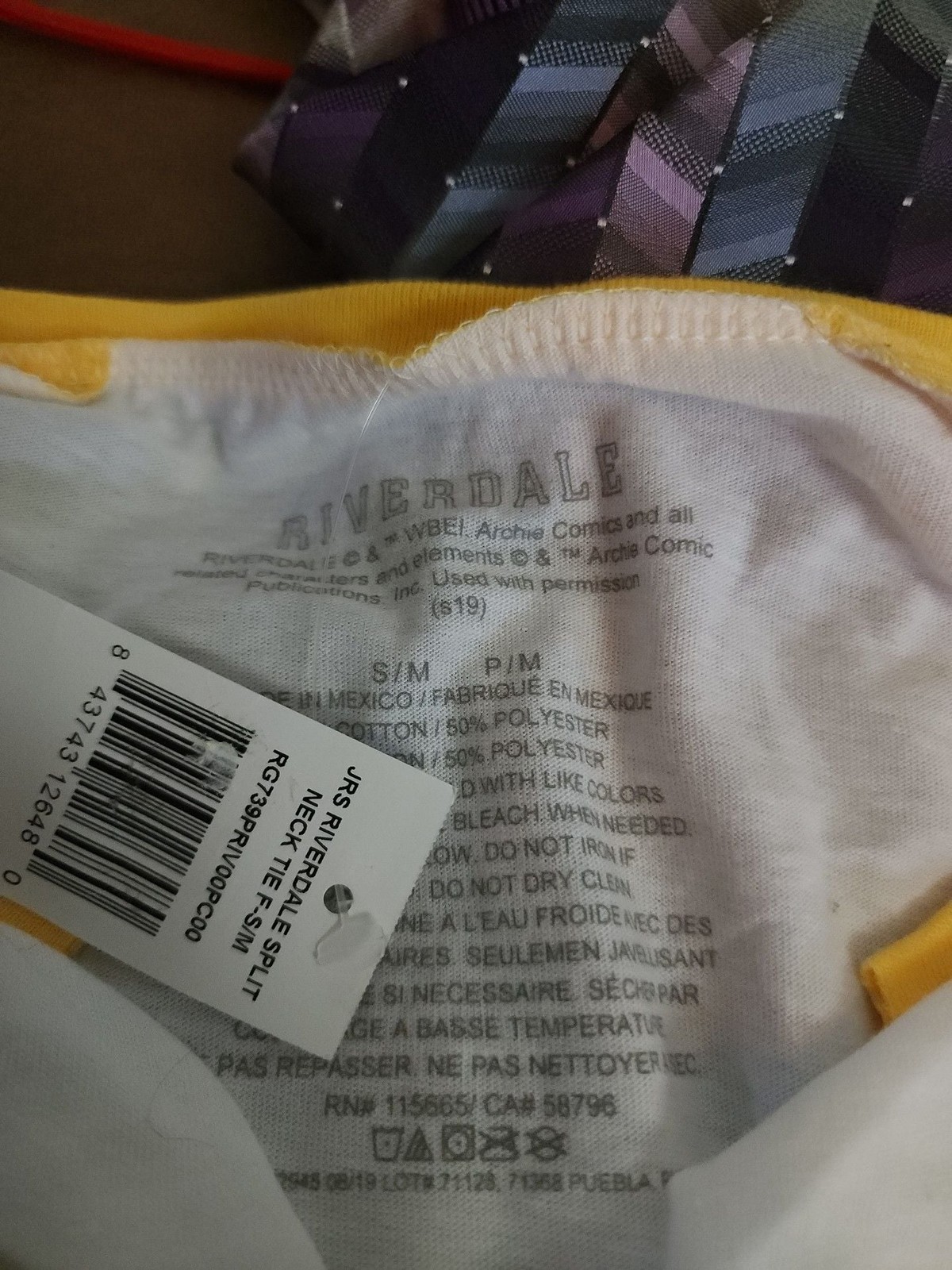 Riverdale Vixens Juniors’ 3/4 Sleeve Raglan Knot-Front Baseball T-Shirt