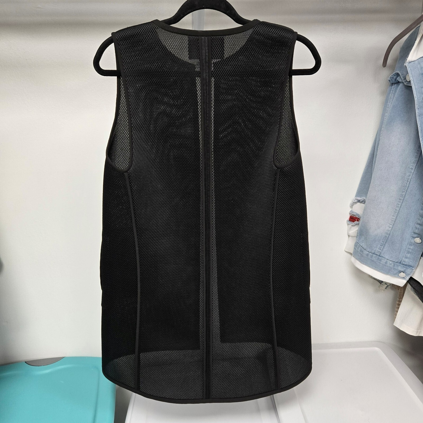 LAFAYETTE 148 Structured Mesh Vest With Clean Lines and Pockets Black Size P