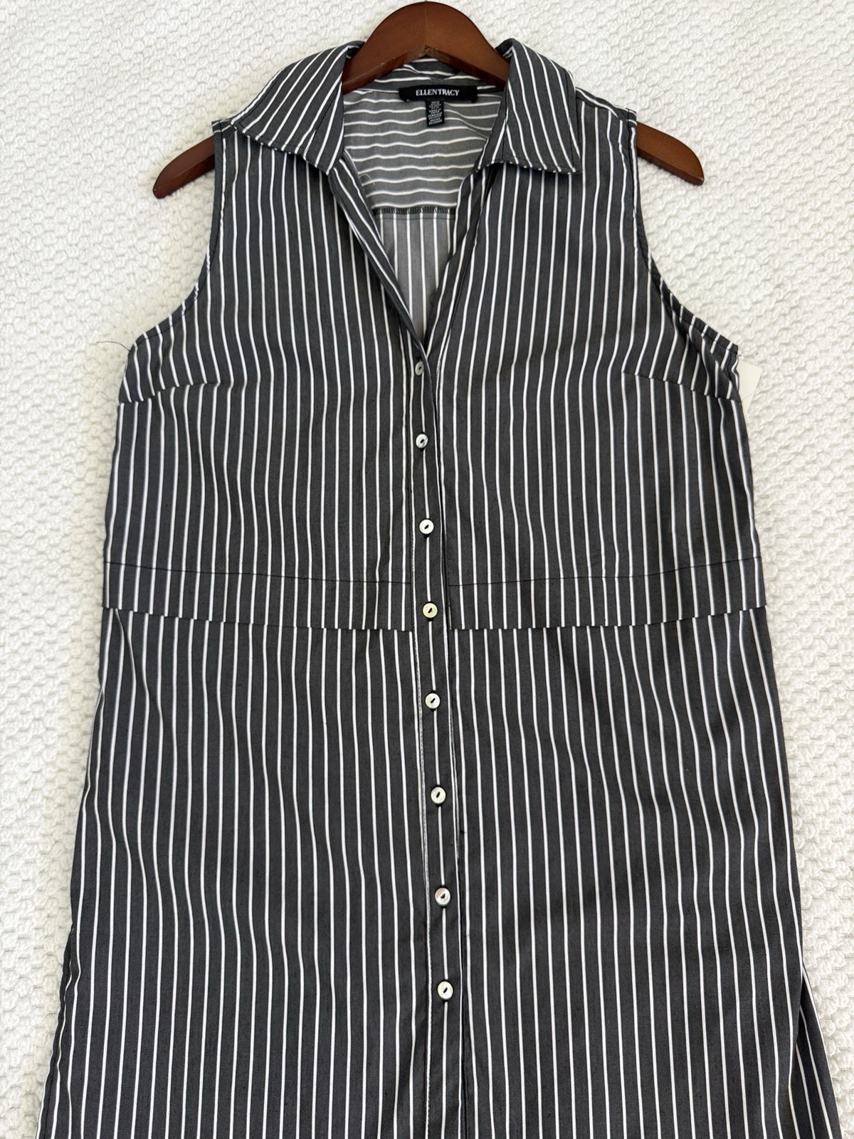 Ellen Tracy Women’s Black White Striped Shirt M Sleeveless