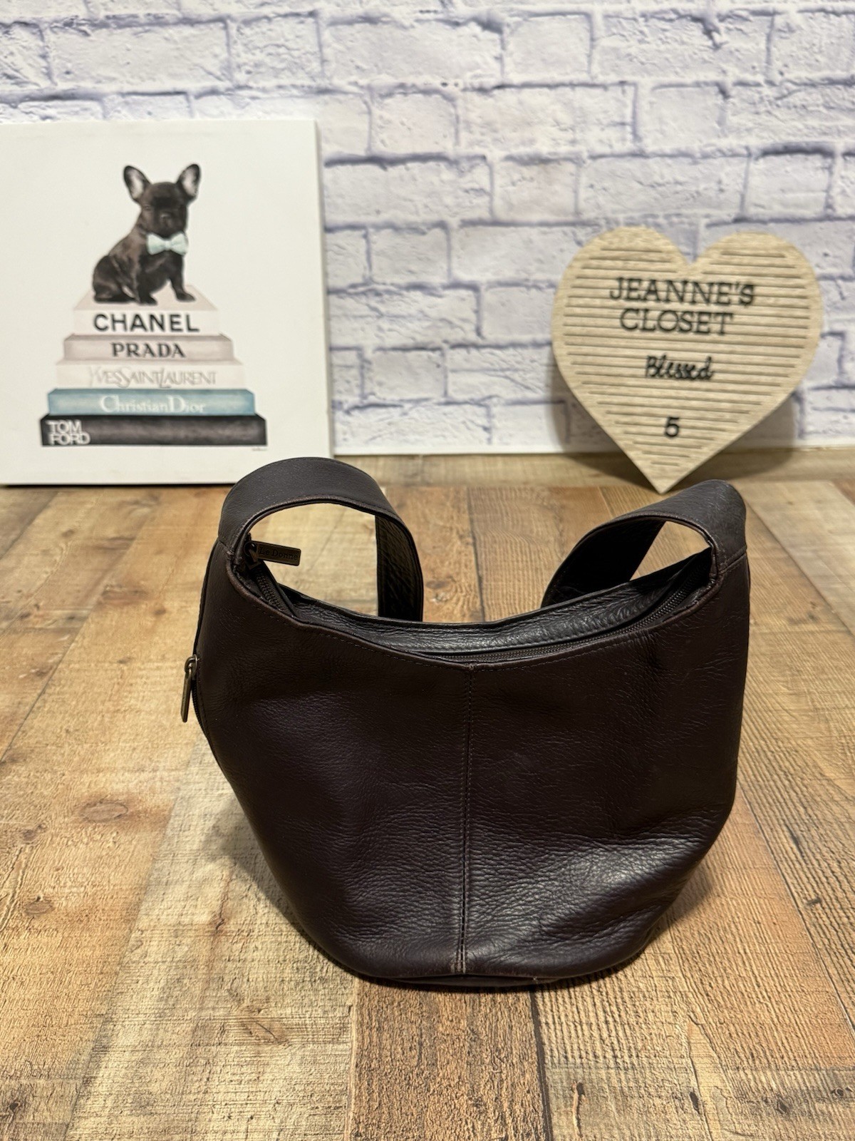 Le Donne Leather Single Strap Brown Shoulder Bag Side Zip Pocket