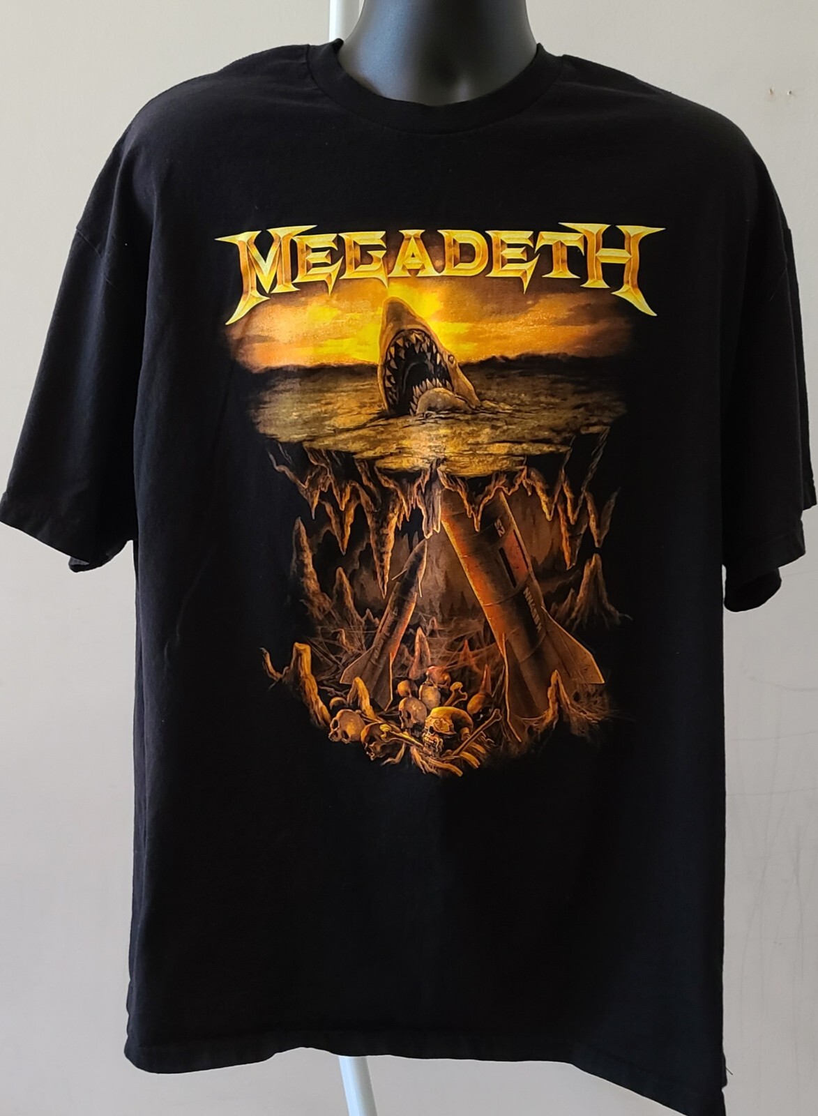 Megadeth Warhead Shark Shirt Size 2XL Rock Metal ~ WinterLand