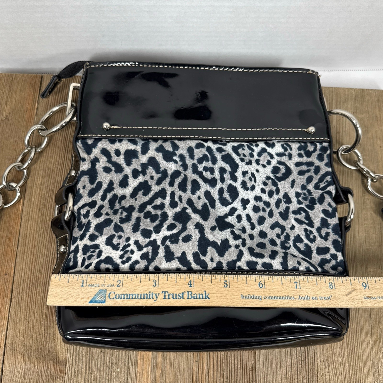 Chaps Salerno Leopard Print Crossbody Bag Vegan Patent Black Strap/Chain, Read.