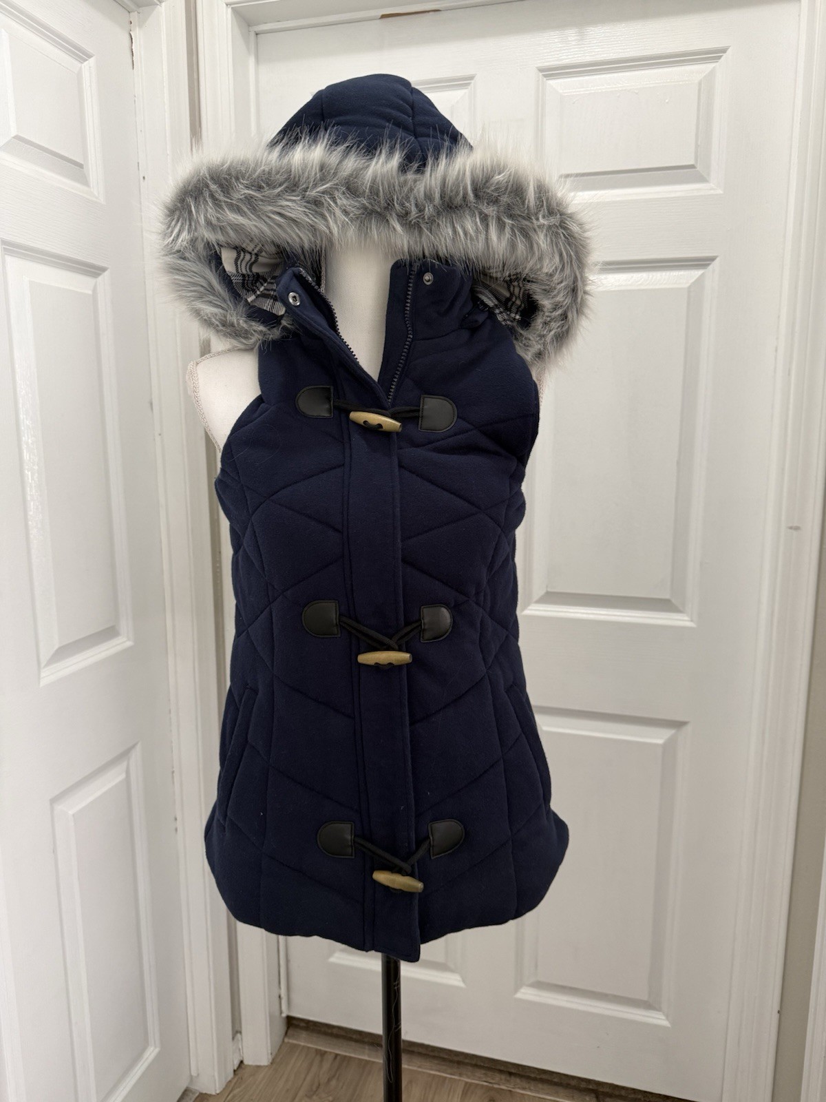 Maurice’s Navy Quilted Hooded Toggle Vest with Faux Fur Trim Size S