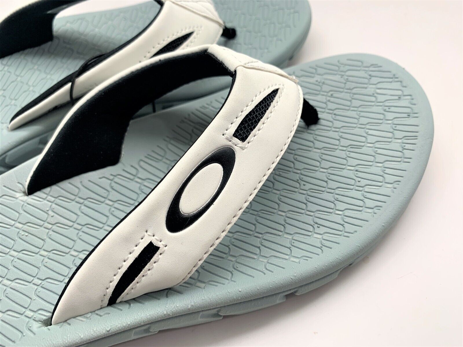 Oakley Operative Sandals 2.0 Men’s SIZE 12 Special Edition Flip Flops 13477-9GE