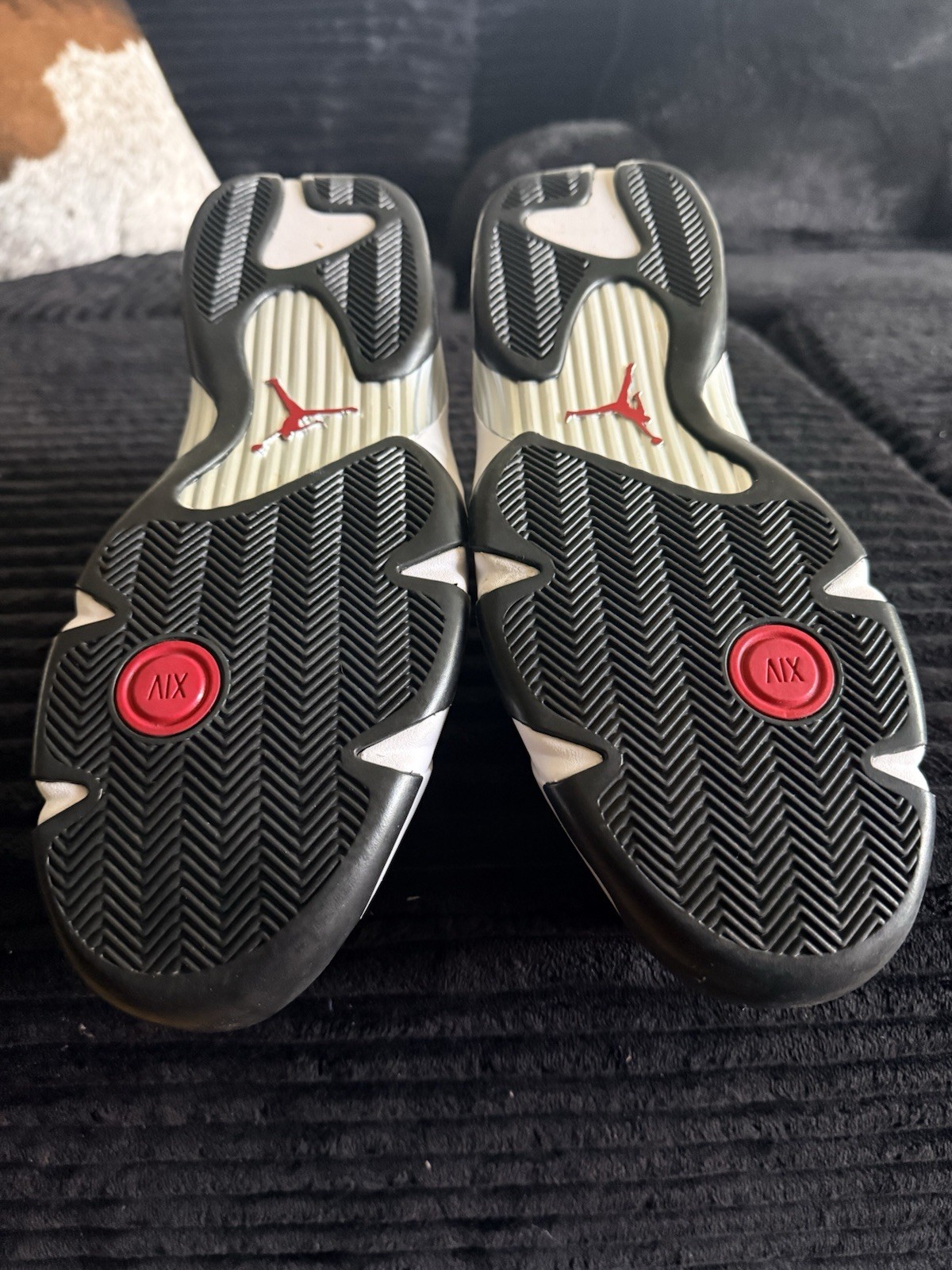 BLACK TOE JORDAN 14 SIZE 14 (NO BOX) EXCELLENT CONDITION