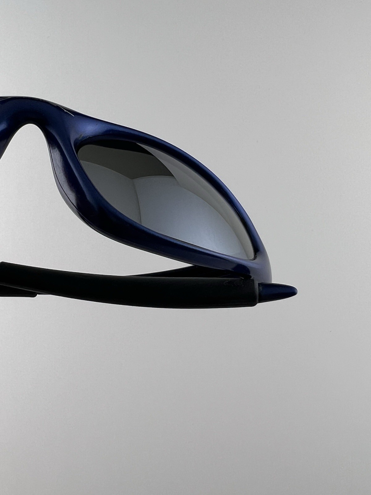 Oakley Minute 1.0 Code Blue Frame Black Iridium Lens 04-094 Silver Icons RARE